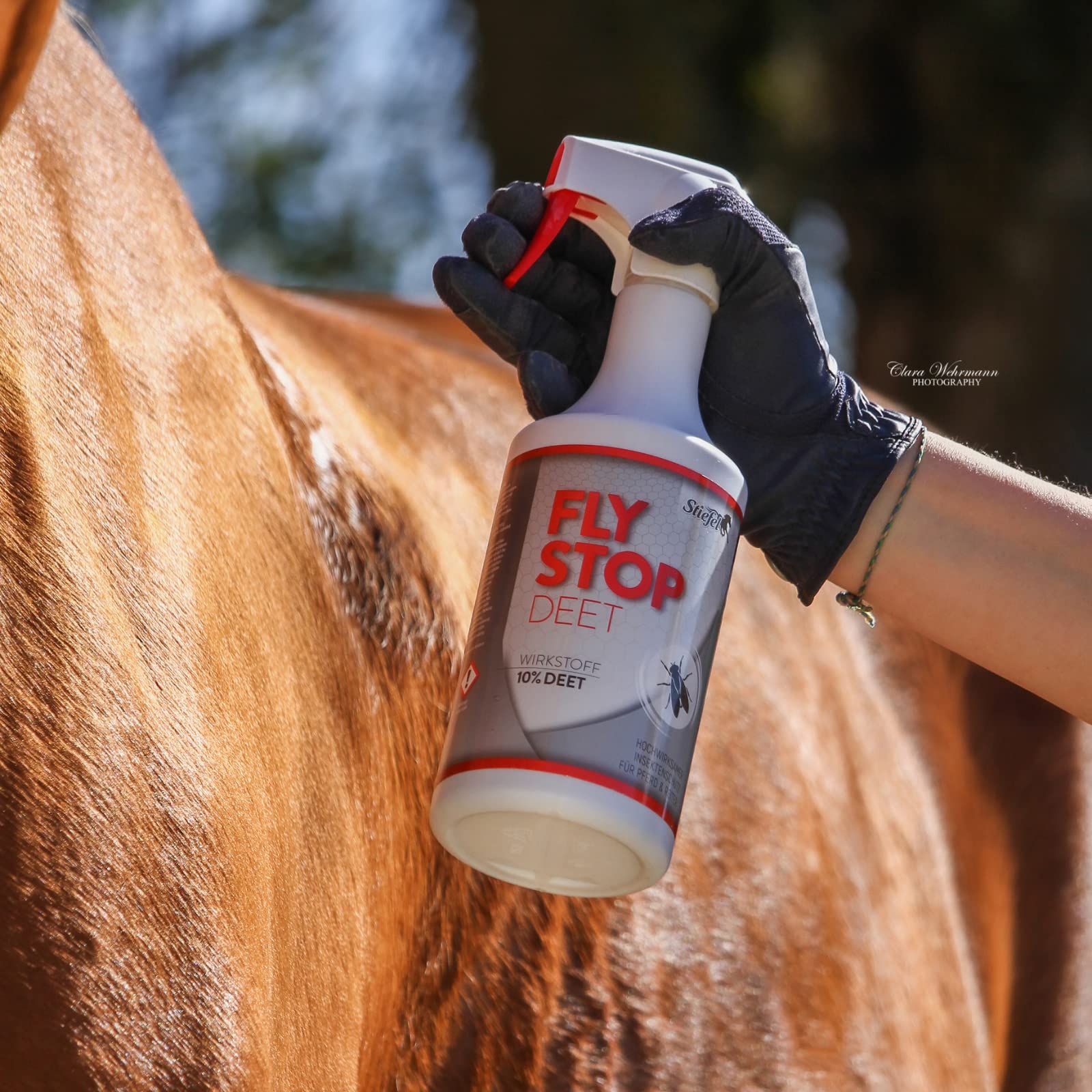 Stiefel Flystop DEET – Hochwirksamer, nahezu geruchloser Insektenschutz für Pferd & Reiter – Fliegenspray gegen Mücken, Bremsen & Zecken mit Langzeitwirkung – 650 ml Sprühflasche
