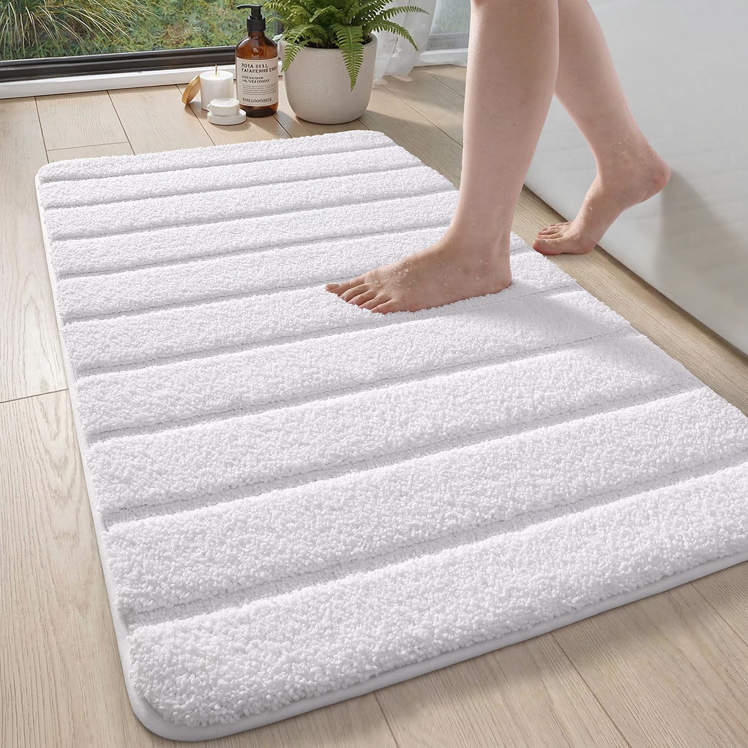 DEXI Bath Mat 60 x 110 cm, Extra Soft Absorbent Microfiber, Non-Slip Washable Rugs for Shower Floor, Bathmat Bathroom Accessories Decor, White
