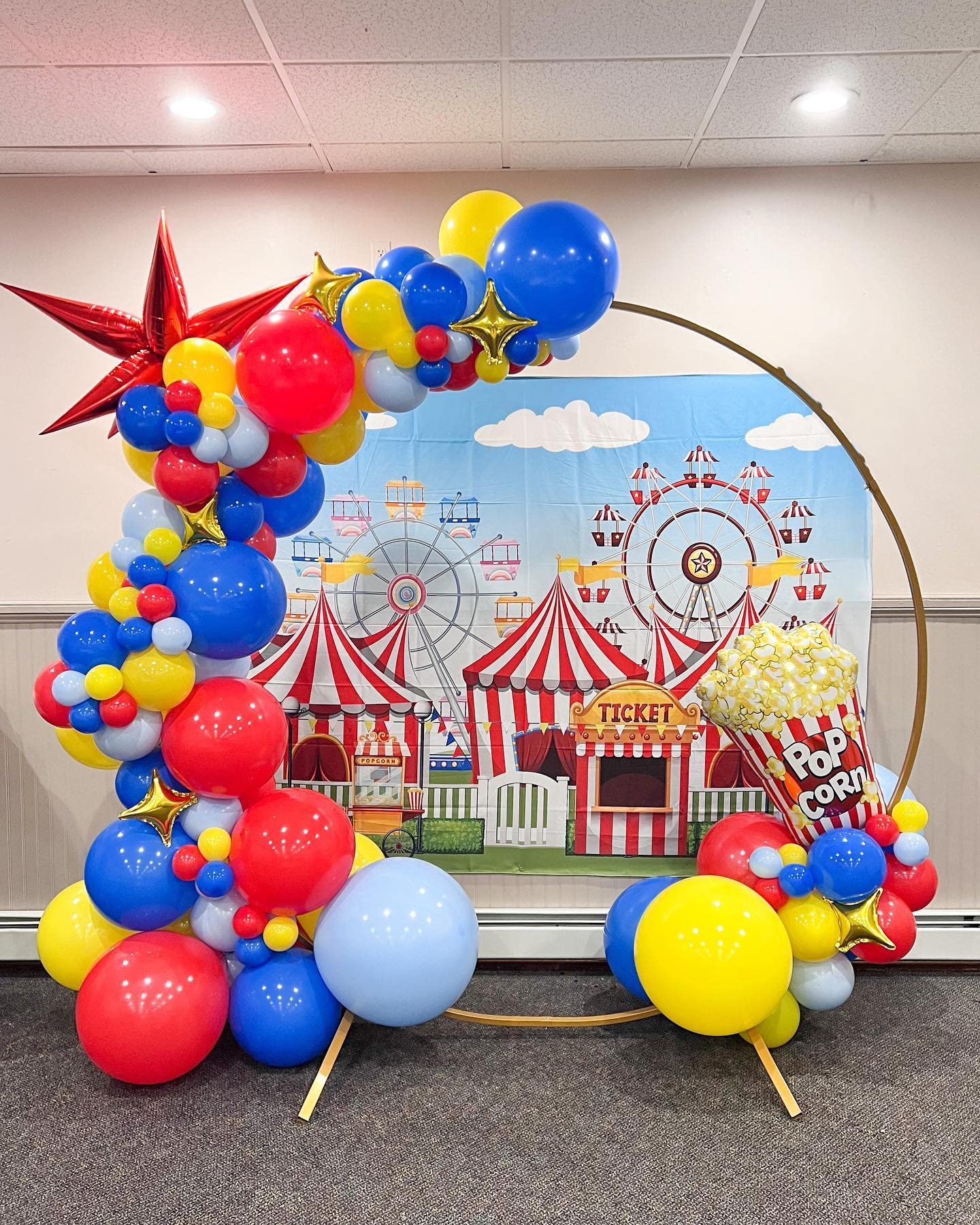 Karnawałowe balony łuk zestaw dekoracje