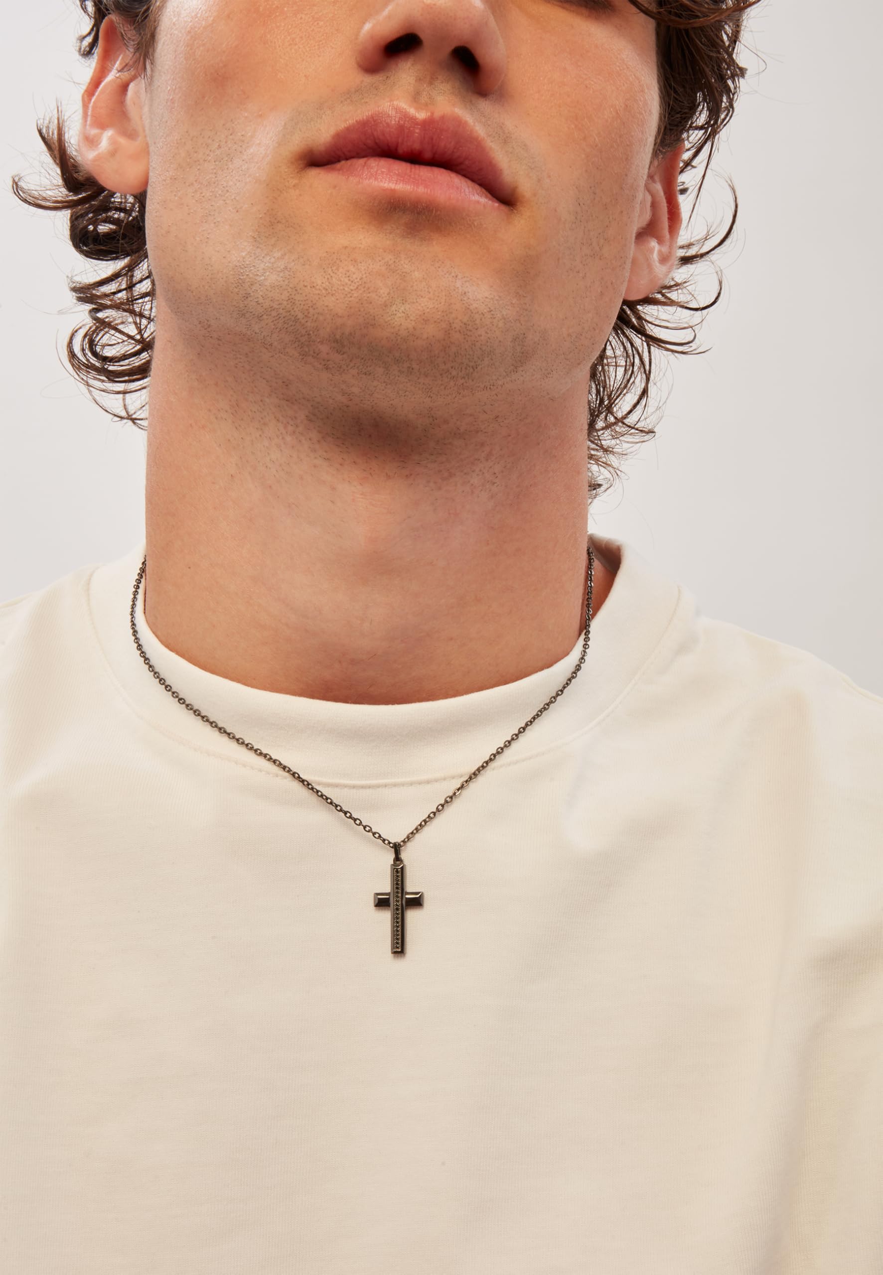 Breil, Collezione Tag and Cross, Collana Uomo in Acciaio con Pendente a Forma di Croce in Acciaio e Cubic Zirconia, Chiusura a Moschettone, Lunghezza Regolabile, Idea Regalo Uomo