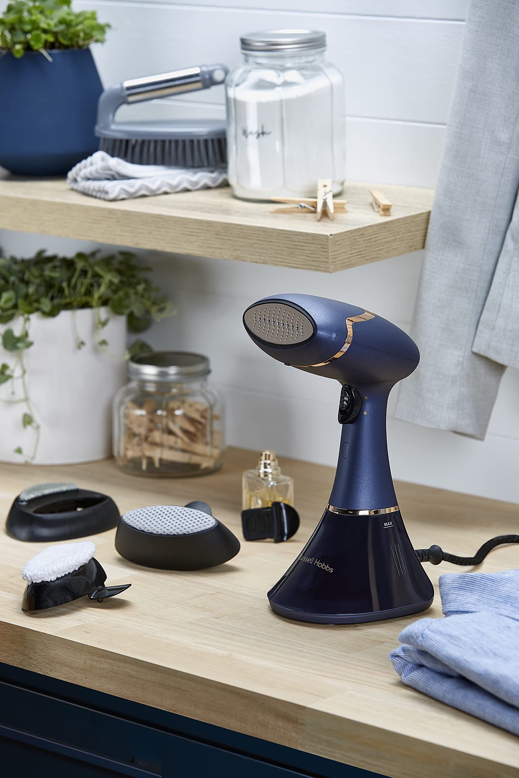Russell Hobbs Dampfglätter (3 Aufsätze: Kleidung, Vorhänge, Polstermöbel und Dufteinsatz) Bügeleisen Multi Steam Genie Pro Aroma (1800W, 32g/min Dampf, schnellaufheizend) Reisebügeleisen 28041-56