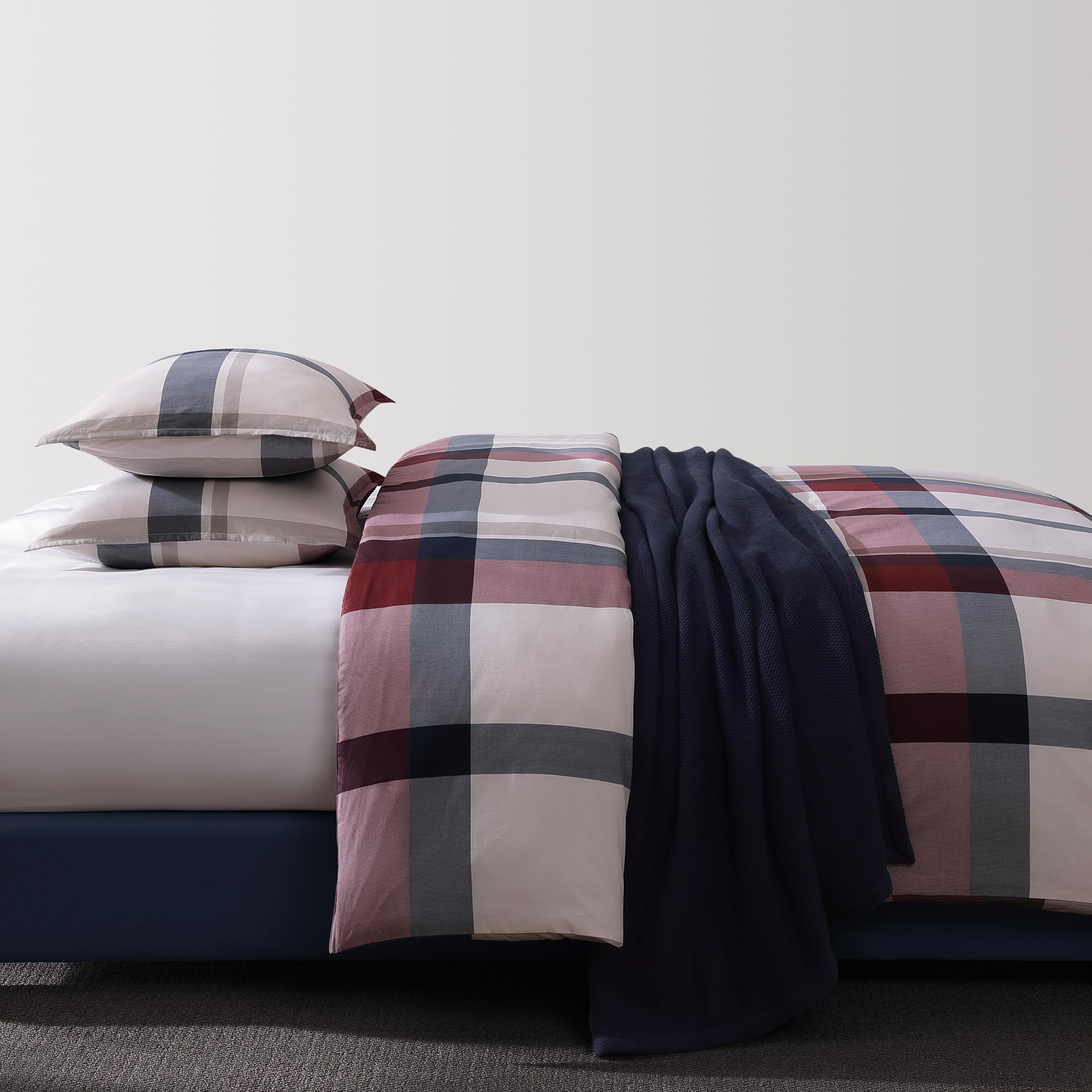 Amazon.com: Tommy Hilfiger - Queen Comforter Set, Ultra-Soft