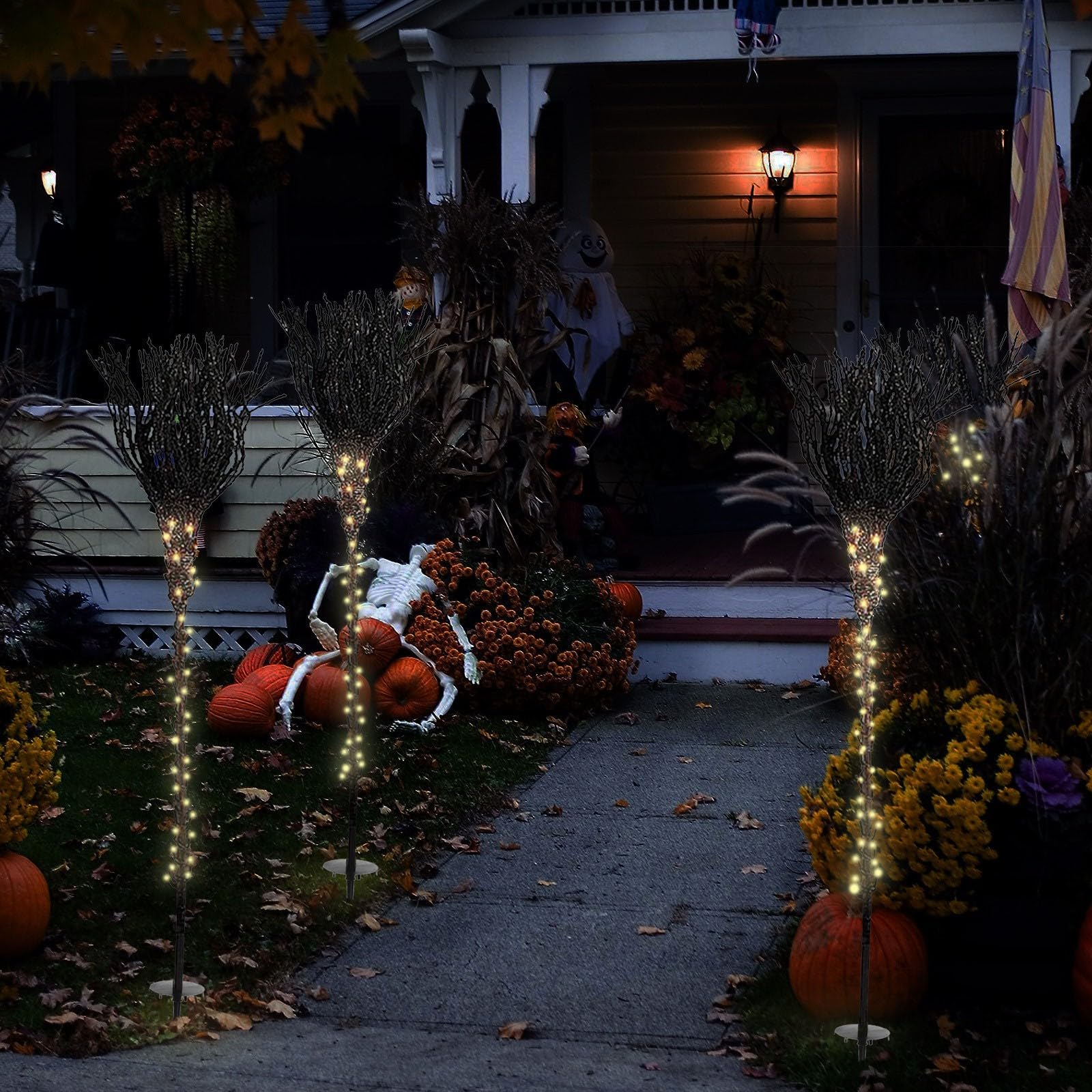 3.5FT Pre-Lit Broomstick Lights Outdoor, Halloween Witch Broomstick Pathway Markers Lawn Light Lighted Broomstick Pathway Markers Halloween Decor for Patio Walkway Yard Lawn Decorative Lamps