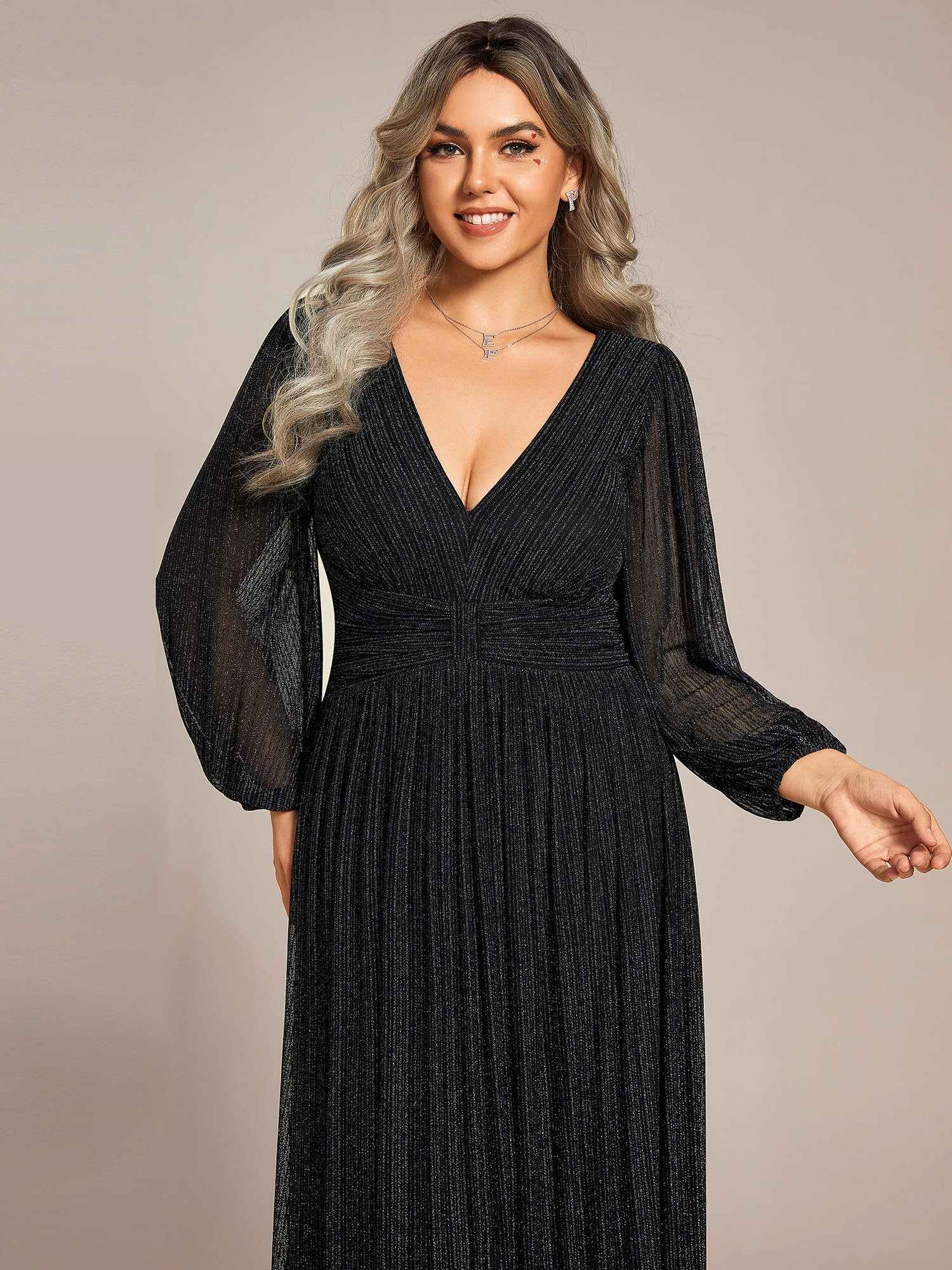 Ever-Pretty Robe de soirée formelle plissée à manches longues et col en V pour femme, taille empire, longueur au sol, grande taille