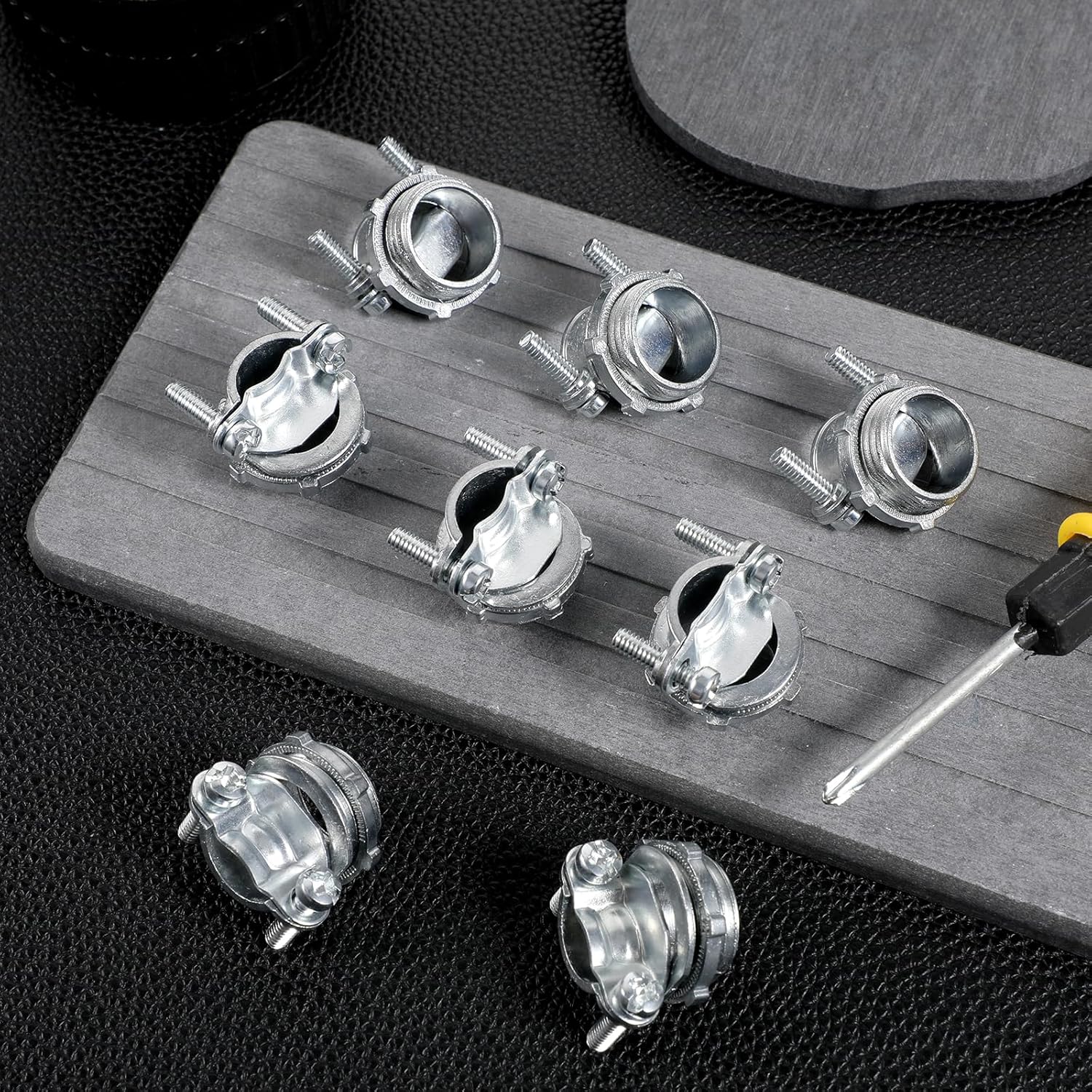 50 Pcs Clamp Type Cable Connectors Conduit Clamp for Electric Wires Metallic Conduit Protect Cables Silver