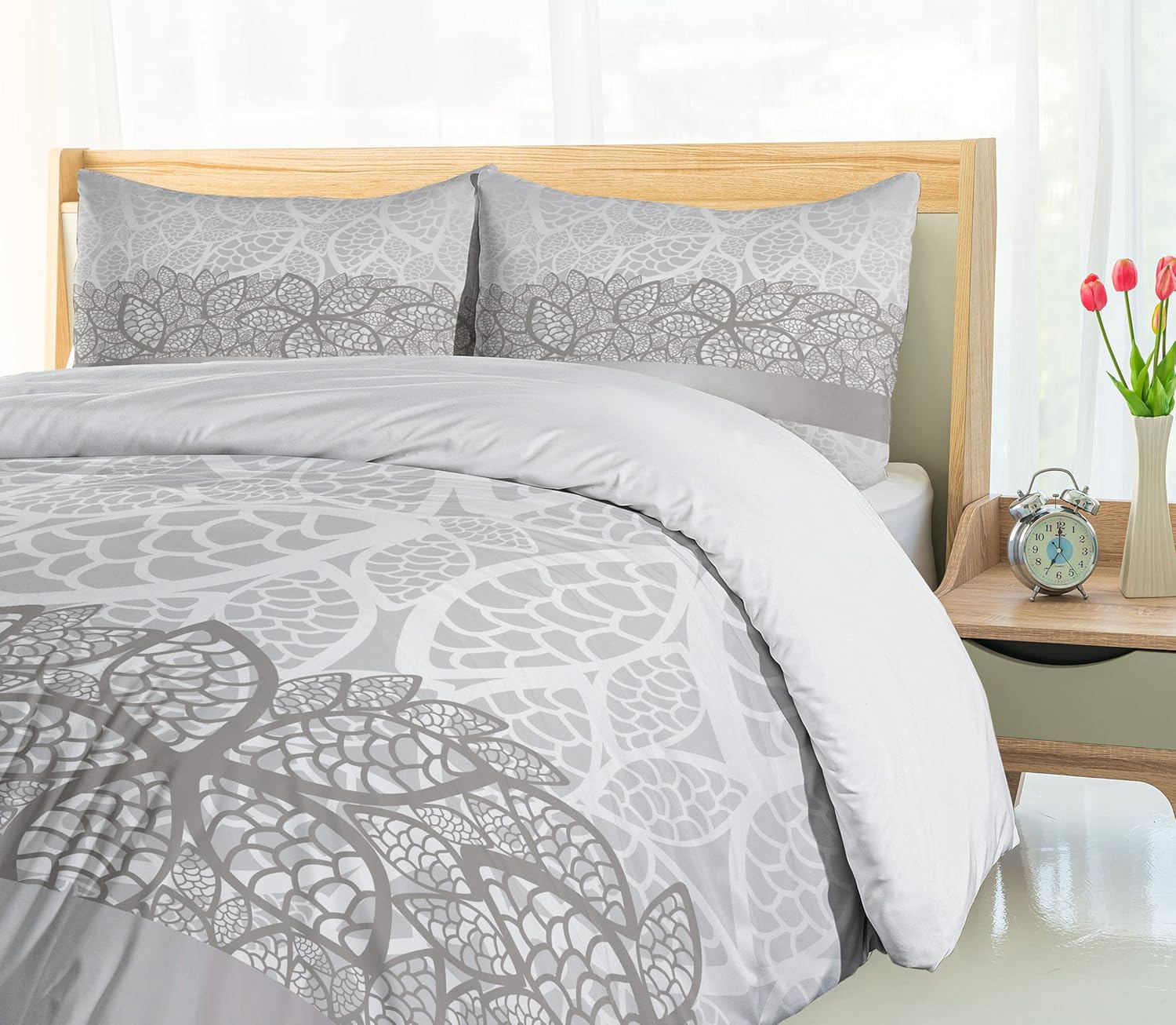 Ambesonne Grey Duvet Cover Set, Lace Inspired Flower Motifs Bridal Composition Leaves Wedding Theme, Decorative 3 Piece Bedding Set with 2 Pillow Shams, King Size, Pale Grey King Pale Grey