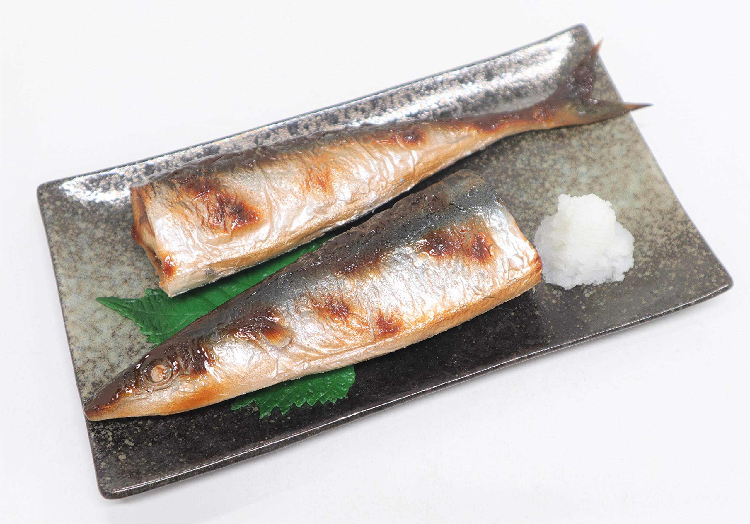 Amazon.co.jp: 食品サンプル 薬味付き焼きサンマ（カット