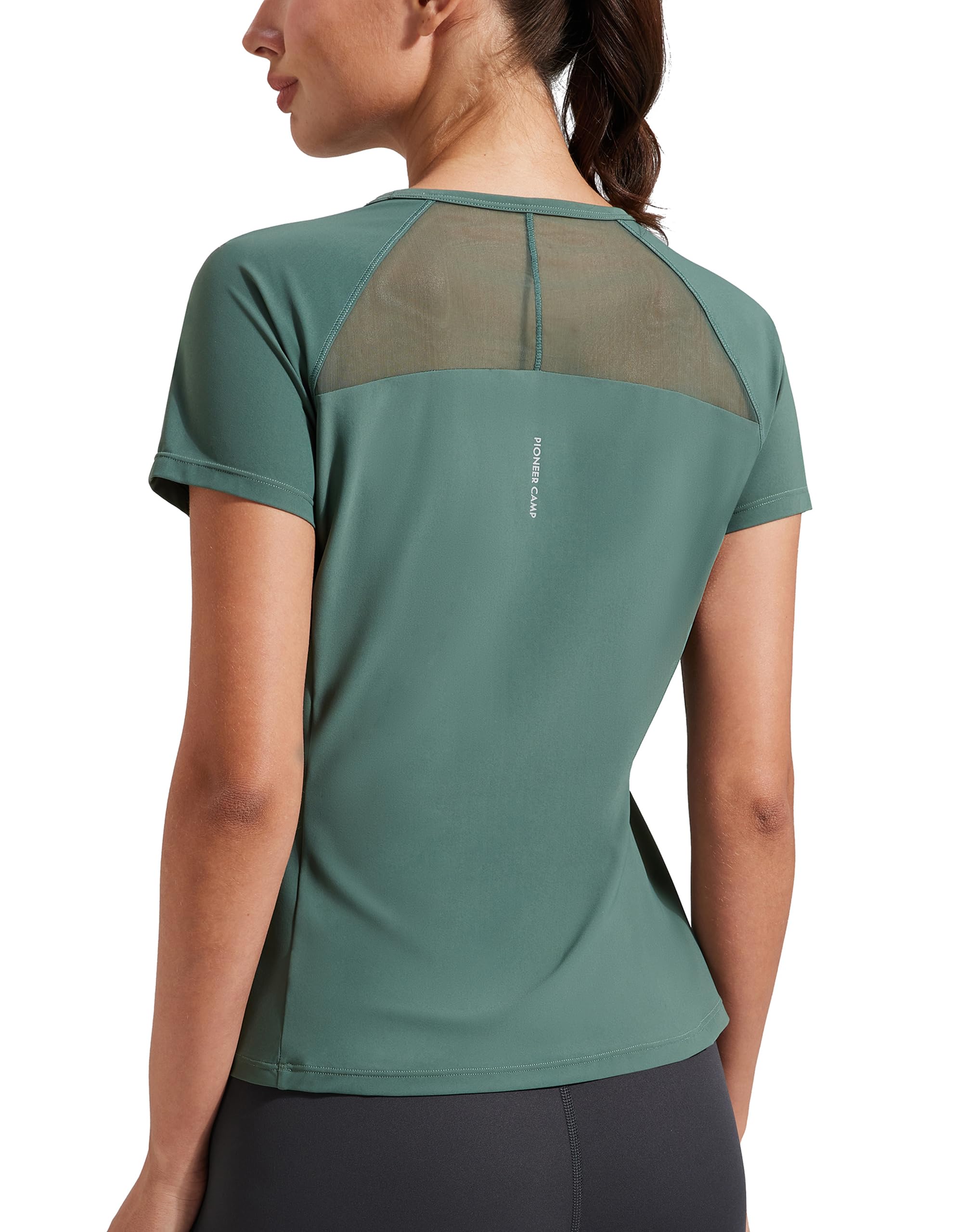 Pioneer Camp Damen Sport T-Shirt Kurzarm, Atmungsaktiv Schnelltrocknend, Funktionsshirt mit Netzeinsatz am Rücken, Figurbetontes Laufshirt für Fitness Gym Yoga Outdoor