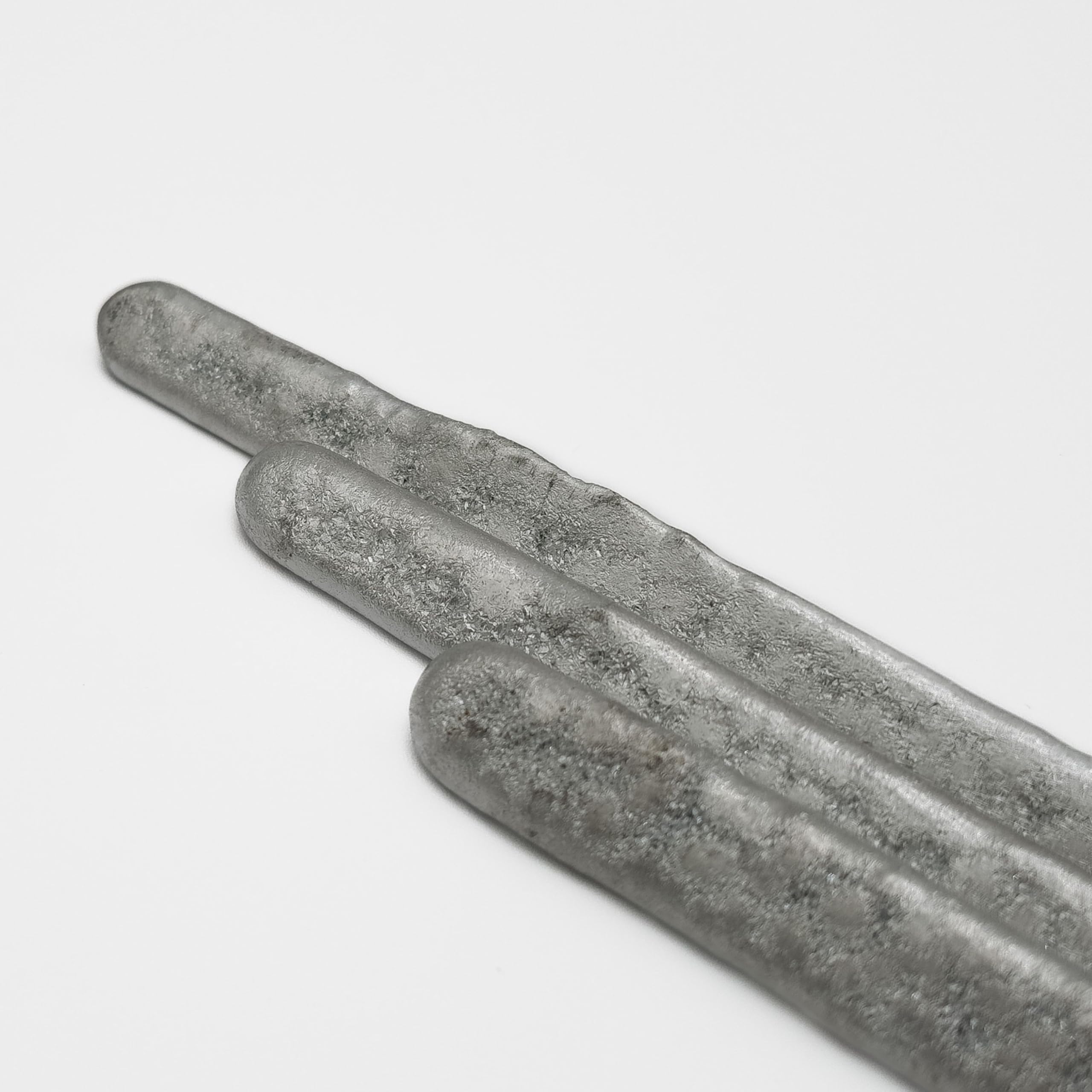 Dachdecker Zinn Sn85Zn15 in Dreikant Stangen 100g-1kg, 100% Bleifrei Lötzinn Zinn-Zink-Lot für Weichlöten von Zink Teilen Breiartig erstarrend (1, 100 g)