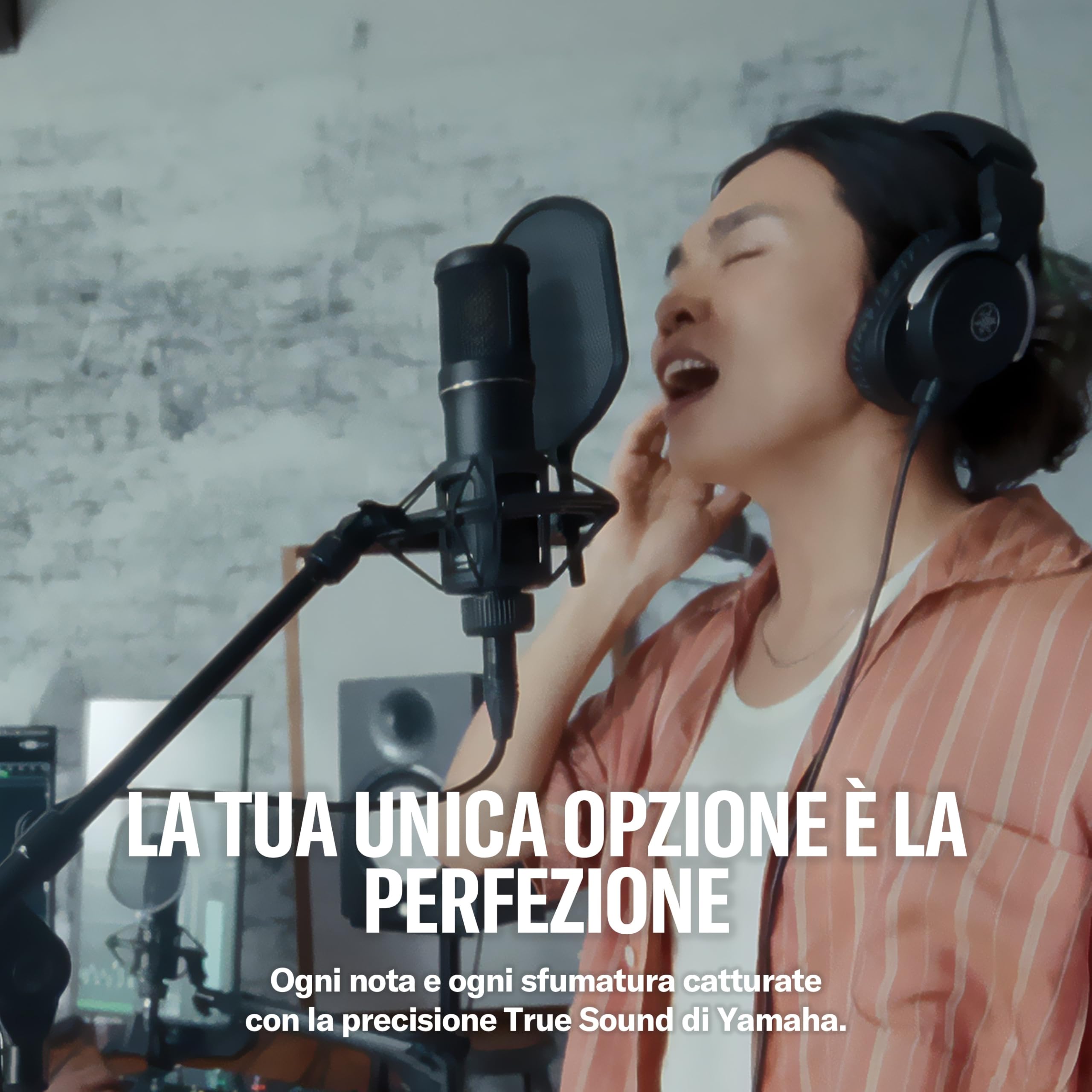 YAMAHA URX22 Interfaccia Audio USB-C – Compatta 4 ingressi/2 uscite, audio 32 bit/192 kHz, display LCD touch, DSP ed effetti integrati per creator e musicisti – Nero