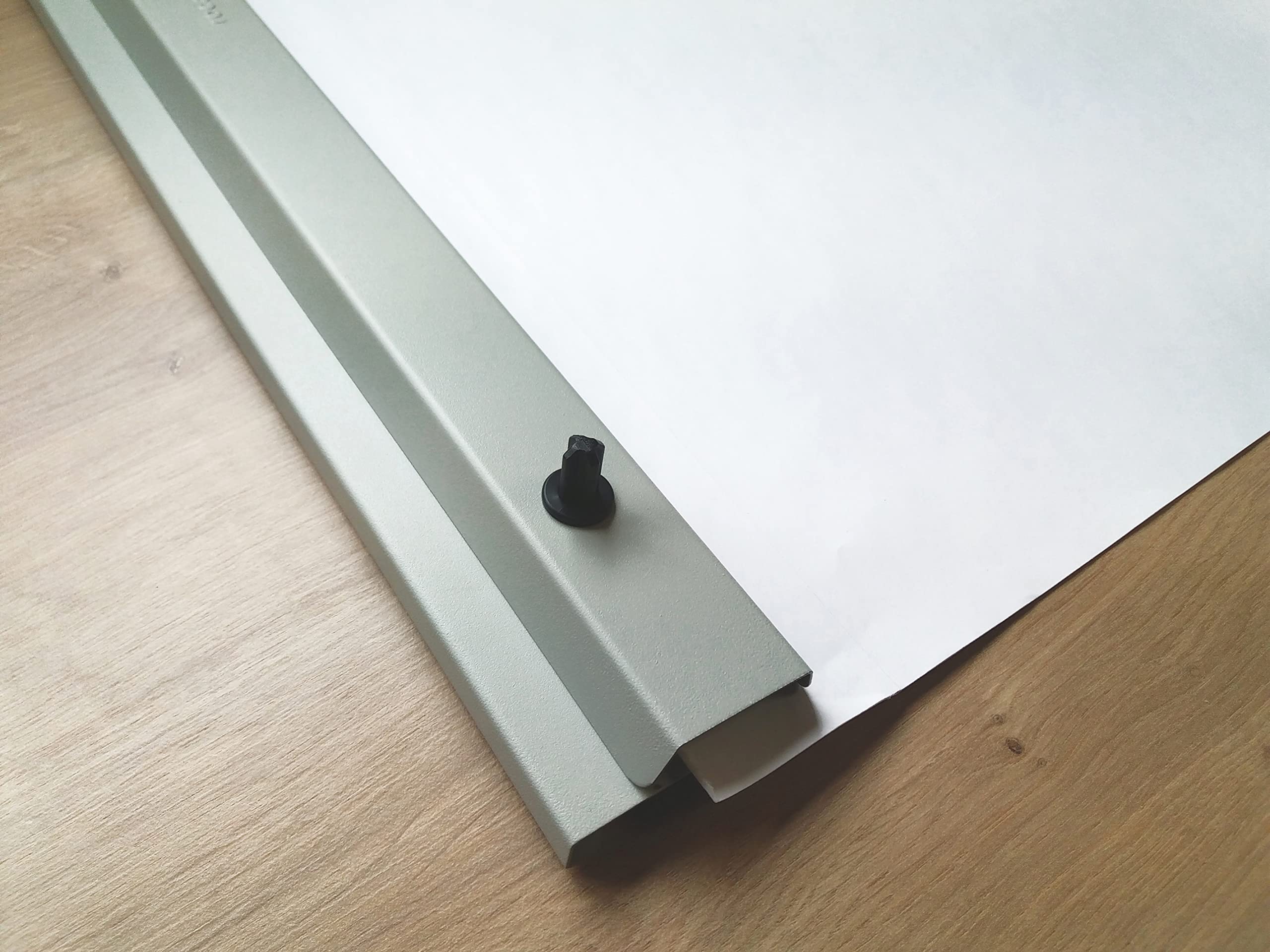 Rocada, Bloc de papel para Pizarras de 12 mm de ancho, blanco liso, Paquete de 20 hojas de papel para Pizarra, con sistema de fijación Incluido, Fácil aplicación, Hojas de 70gr