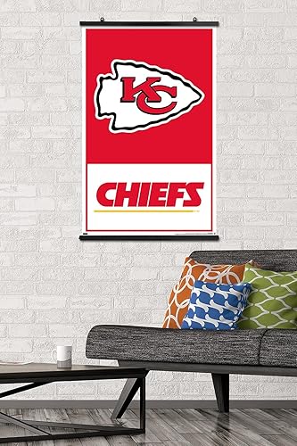 Miniatura 2 de Trends International NFL Kansas City Chiefs - Póster de pared con logotipo 21, 22.37 x 34.00 pulgadas, paquete de póster y clip