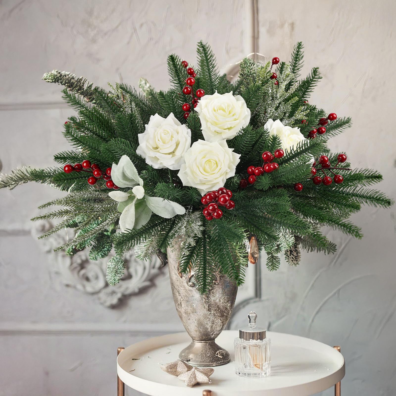 Künstliche Tannenzweige mit roten Beerenstielen, 45,7 cm, künstliche grüne Weihnachtsspieße, fühlen sich echt an, künstliche Blumenblätter für Weihnachtsdekorationen, Innenbereich, Bastelgirlande