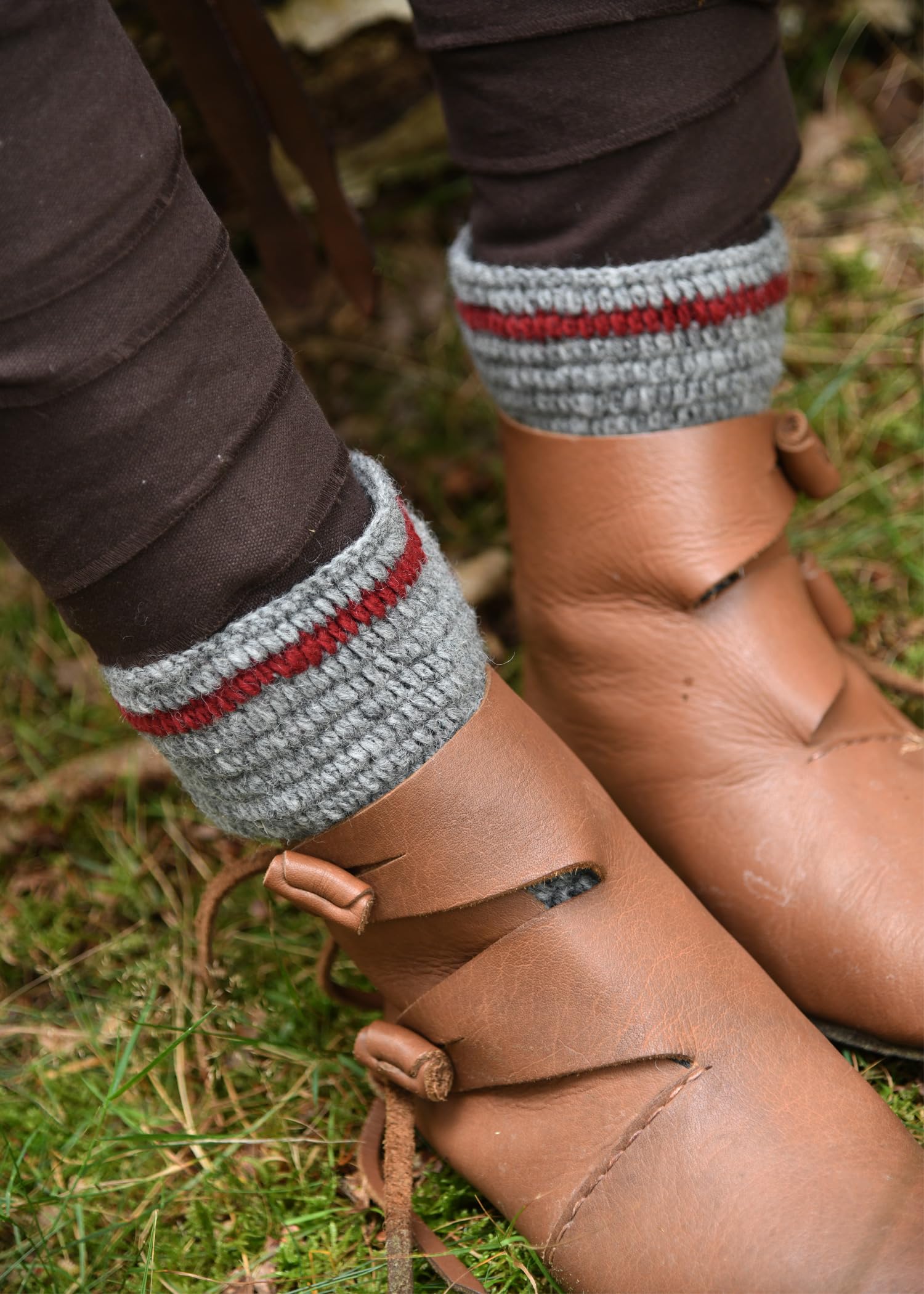 Ulfberth Gehäkelte Wollsocken, Wikinger Socken | Mittelalterliche Fußwärmer, für den Altag, Reenactment, LARP, Historische Darstellungen & Fantasy Cosplay
