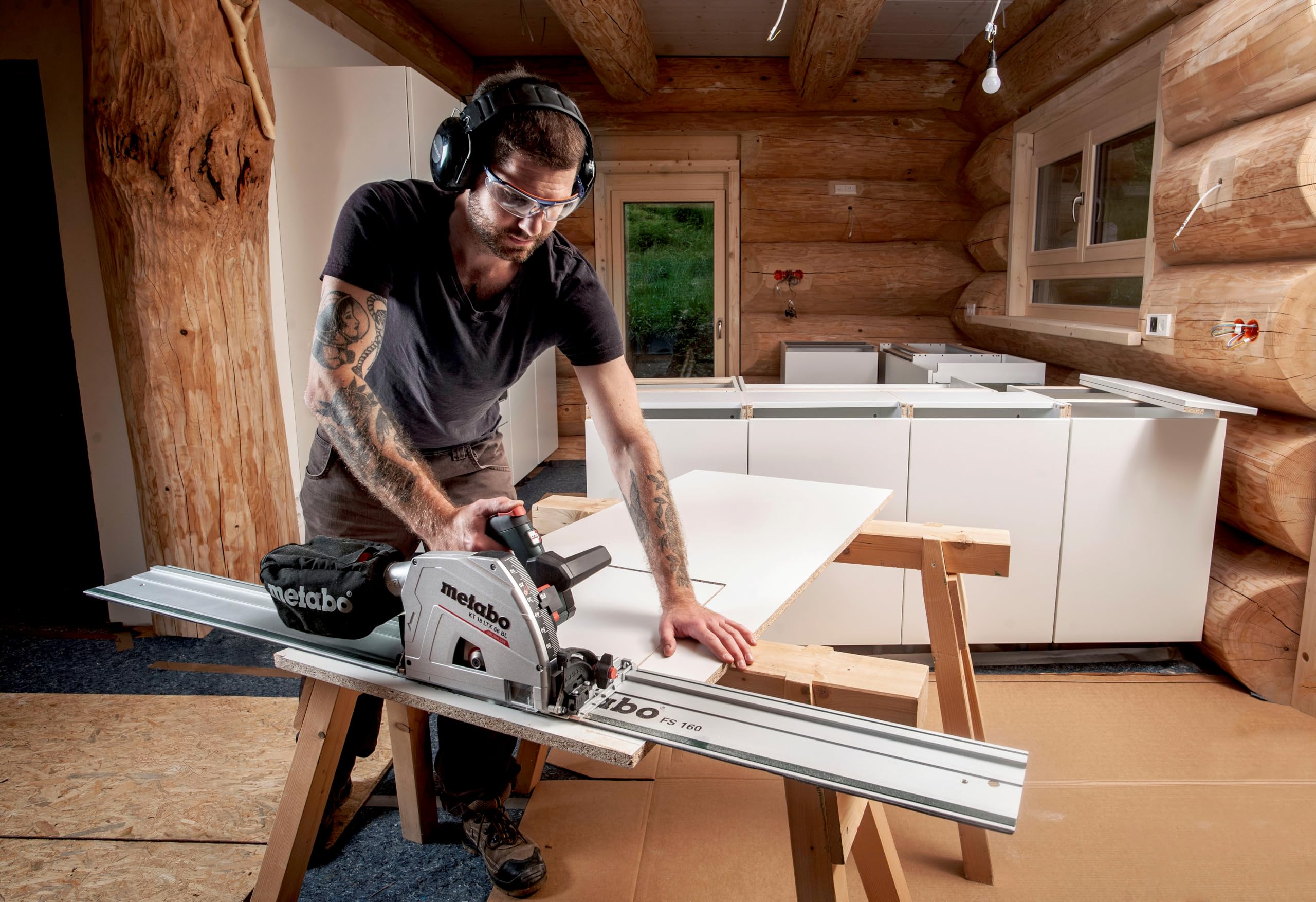Metabo Akku-Tauchkreissäge KT 18 LTX 66 BL – 601866810 – 18 V – Mit Brushless-Motor für präzise Sägeschnitte bis 66 mm Tiefe – Inkl. Ladegerät ASC 145 und 2 x 8Ah Akkupack