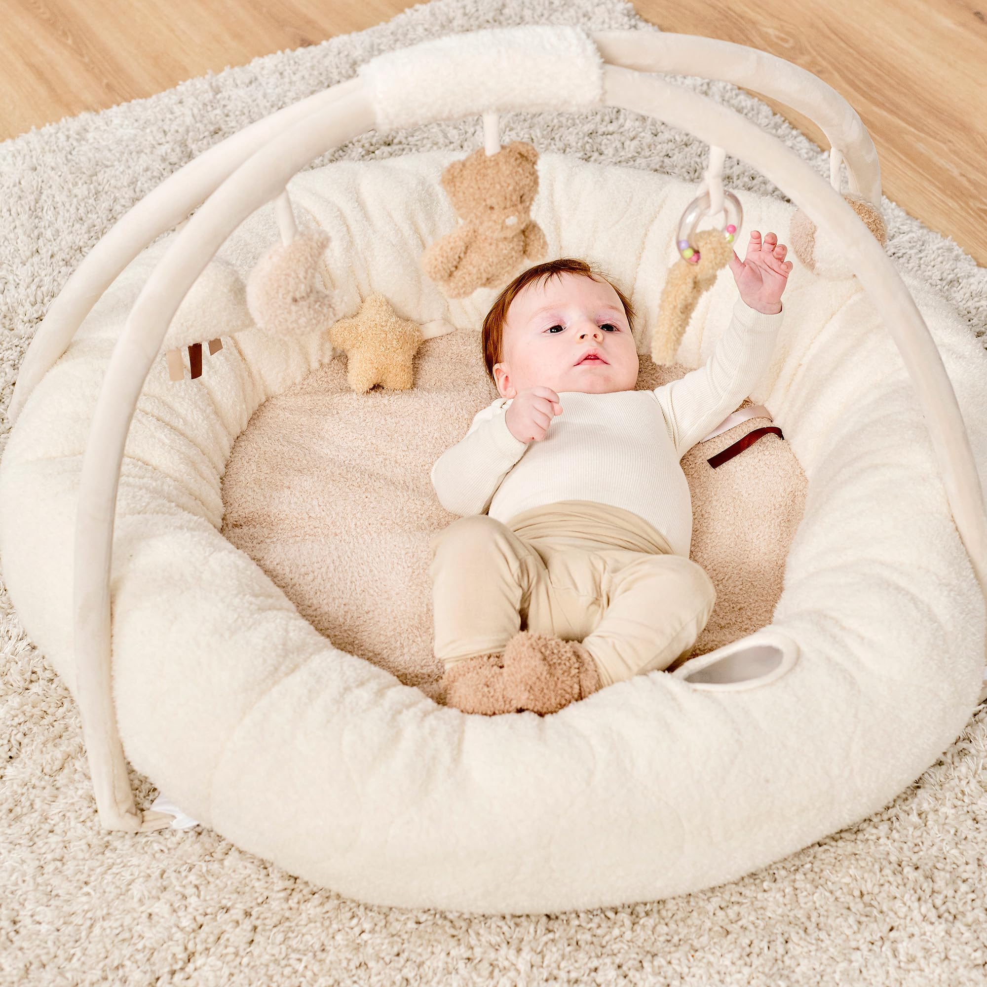 Nattou Runde Krabbeldecke mit Spielbogen, Ca. 90 cm, 100% Polyester, Teddy, Ecru