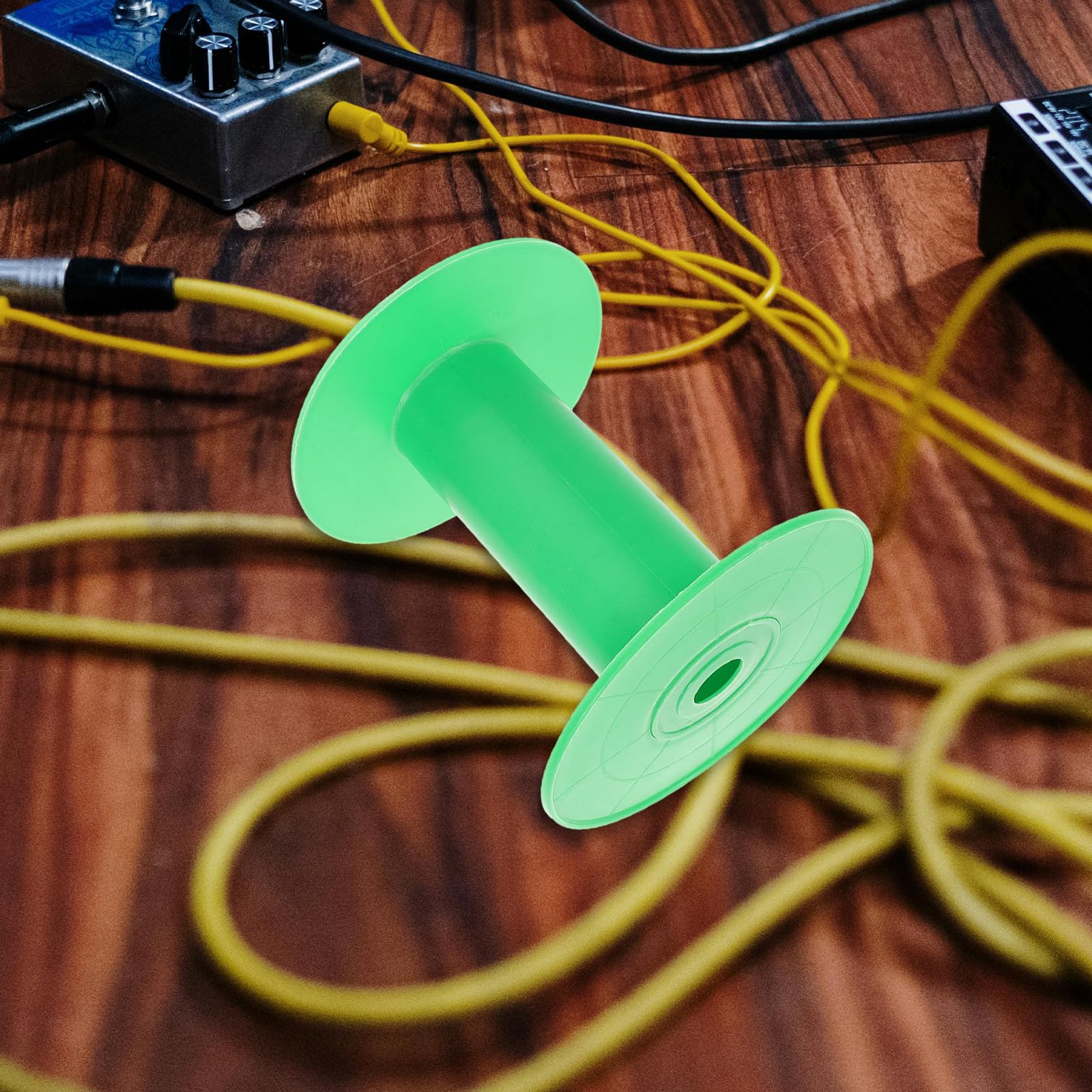Ipetboom Diseño Delicado y Práctico Verde de Hilo de Plástico 10 Bobinas Compatibles Varias Máquinas de Coser y Bordar para Proyectos de Costura para Manualidades