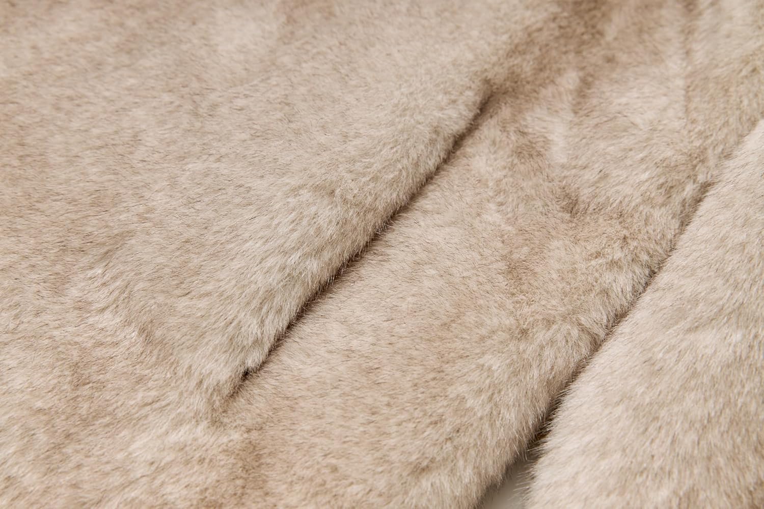 GRAN ORIENTE Womens Winter Faux Fur Coats 2025 Trendy,Short Furry Warm Jackets Outwear - Image 8