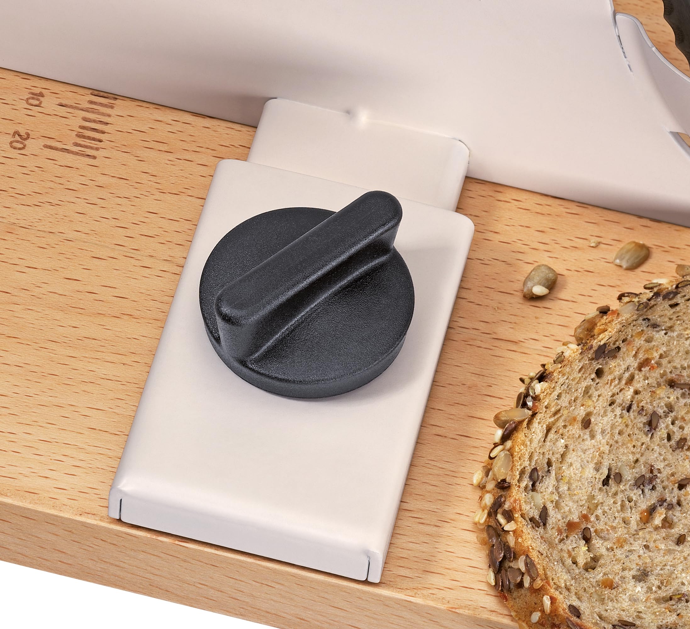 Zassenhaus Brotschneidemaschine PURE creme, manuelle Kurbelmaschine mit Edelstahlmesser, Spezial-Wellenschliff Made in Solingen, stufenlose Schnittstärkeneinstellung bis 20 mm