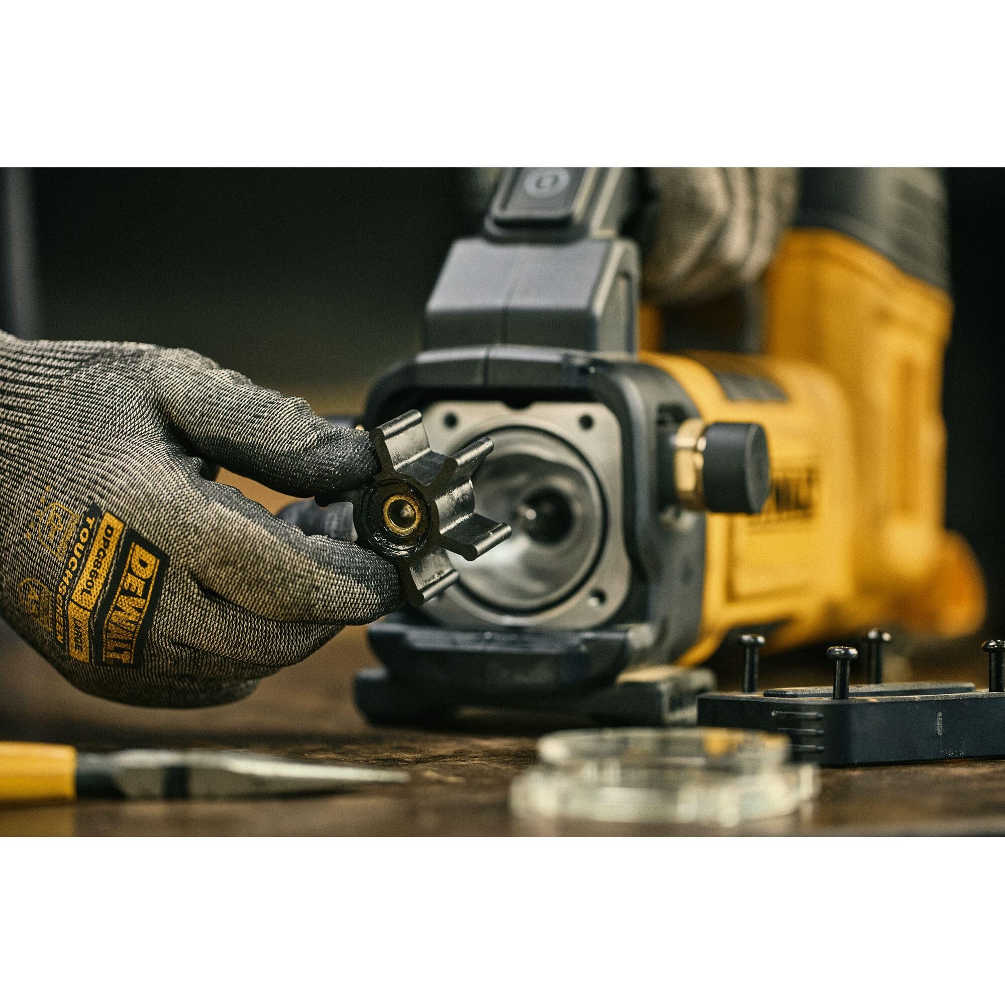 DEWALT DCE050N-XJ Pompe de transfert sans balais XR 18 V uniquement Jaune