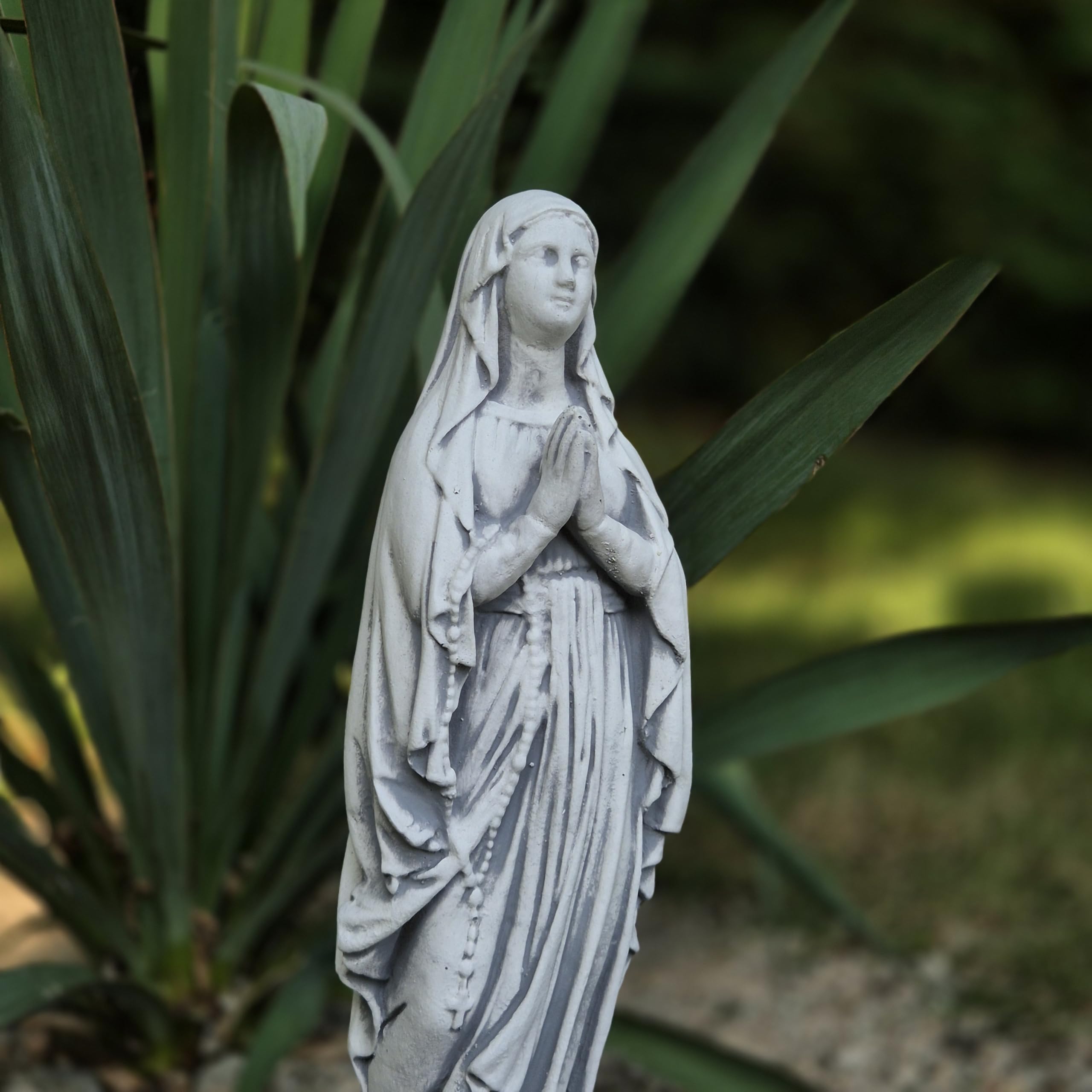 FABRIQ Madonna Statue de Vierge Marie en pierre coulée de 38 cm, 2 kg, résistante aux intempéries et peinte à la main, figurine de Vierge catholique pour jardin, église et maison