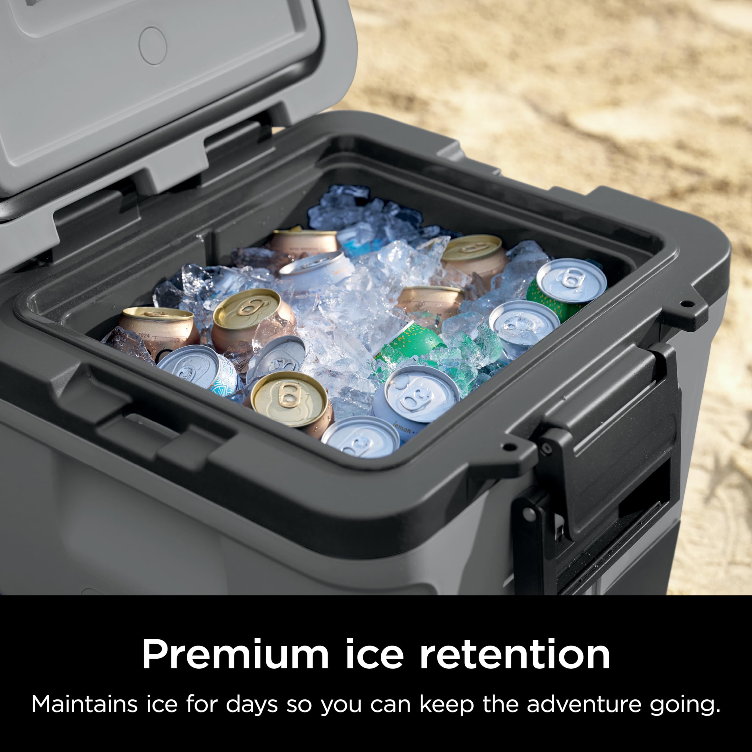 Ninja | Cooler | Cooler FrostVault 30QT com rodas | isolado com