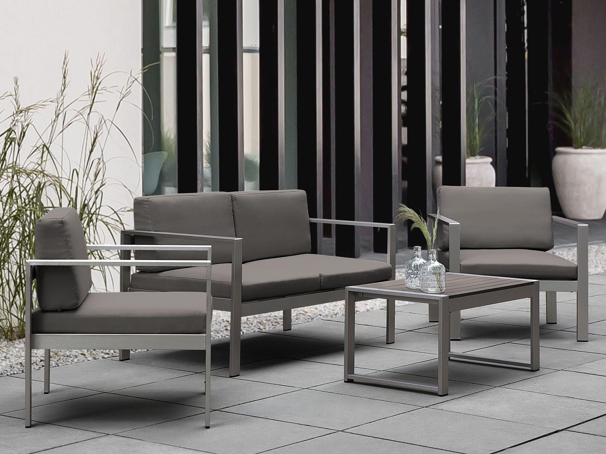 Beliani Divano Giardino 2 Posti Struttura in Alluminio Anodizzato Grigio Scuro con Cuscini