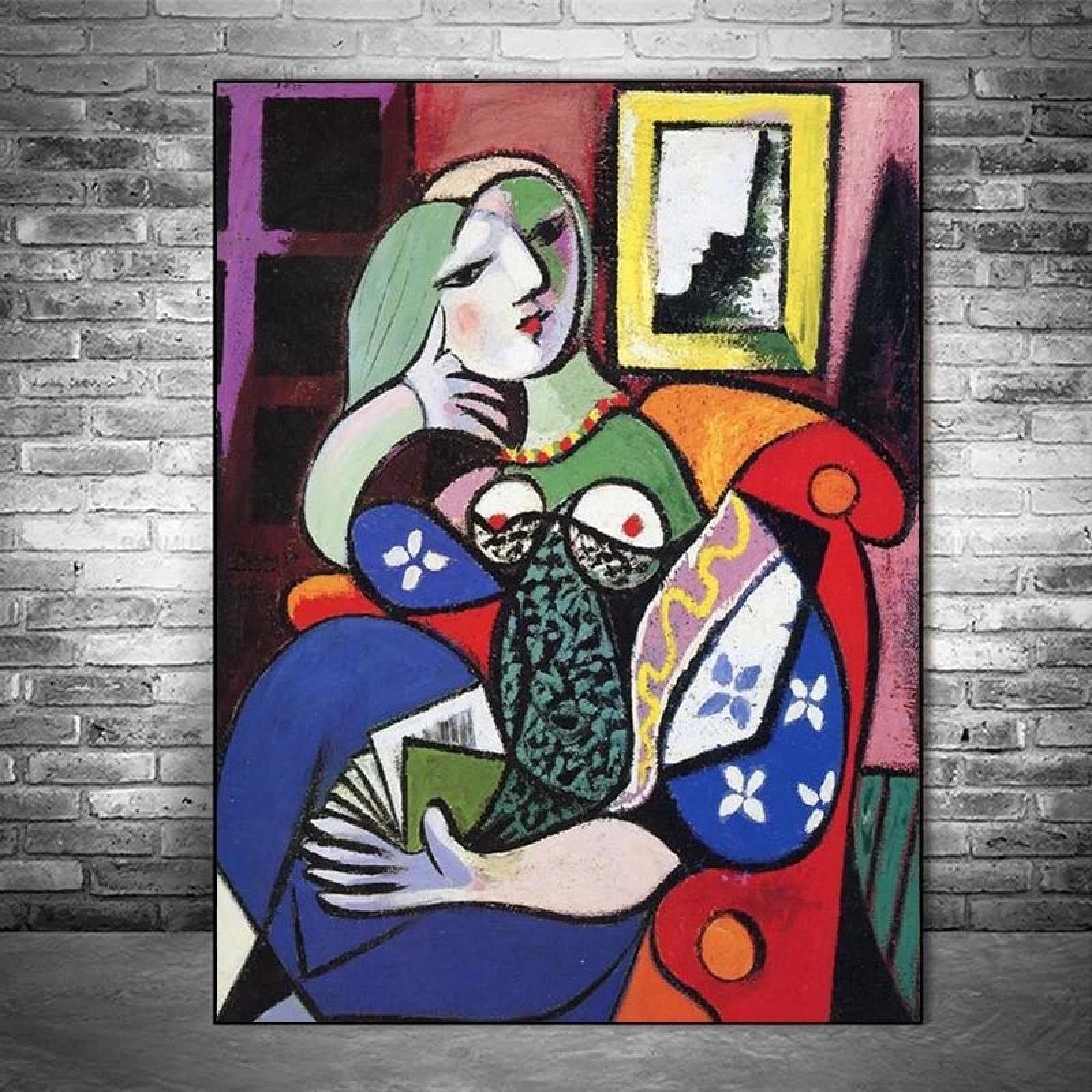 Amazon｜ピカソの本を持つ女性キャンバス絵画壁アートポスターと