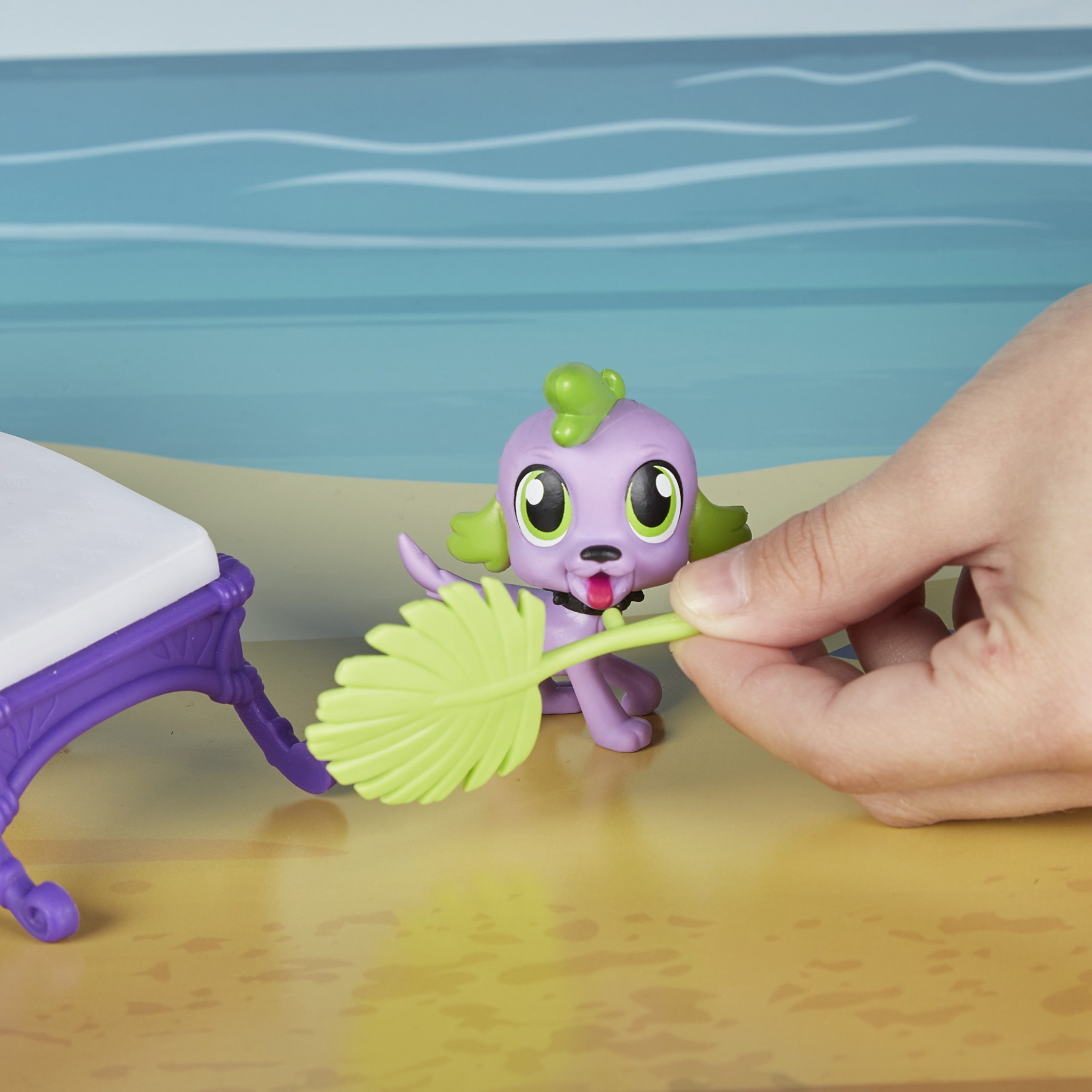 My Little Pony E1084ES0 Equestria Girls Rarity Relaxing Beach Lounge Set product thumbnail 8