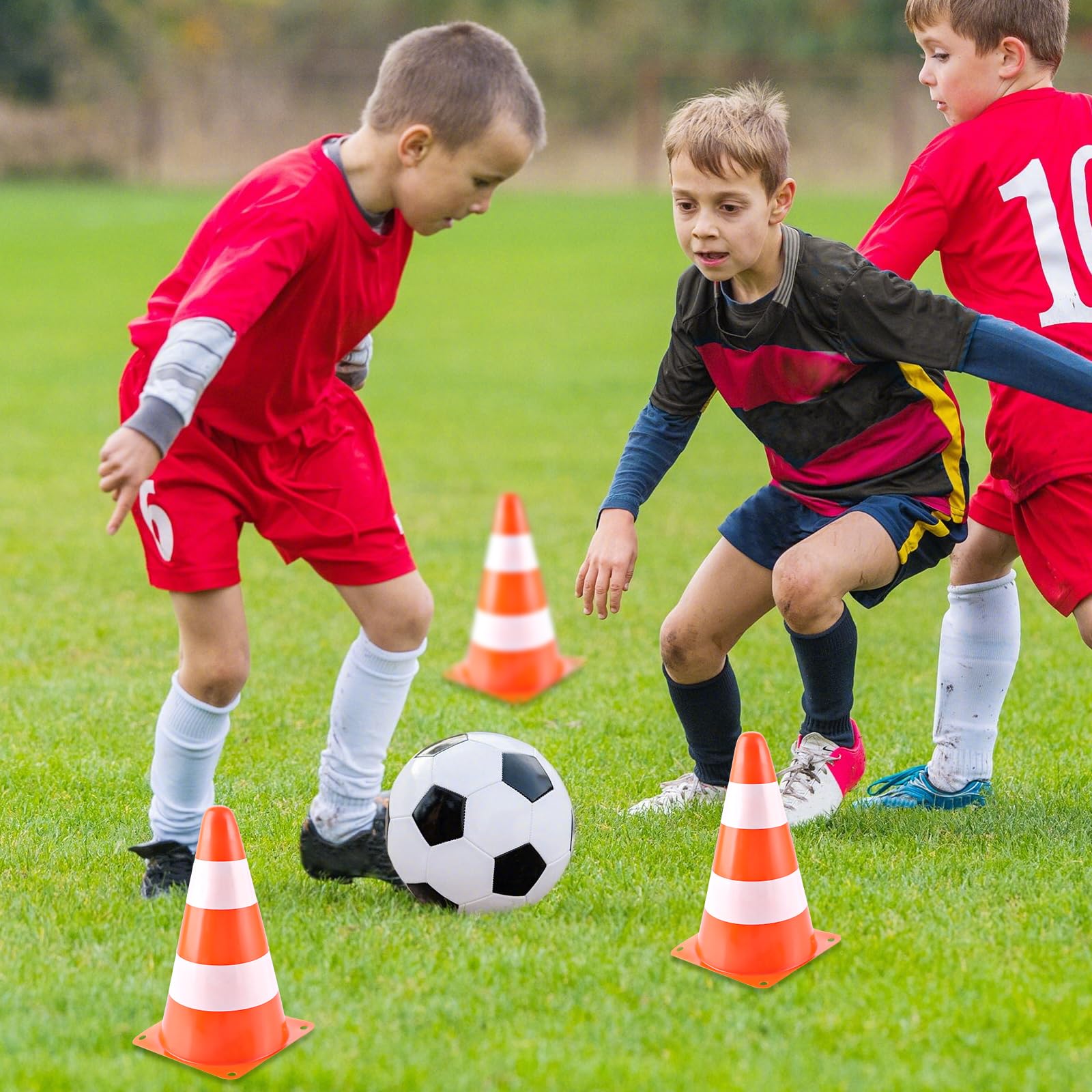 AKOLAFE Pylonen mit Hütchen Fussball Training Trainingskegel Hilfs Markierkegel für Innen oder Outdoor, Sport, Spiele