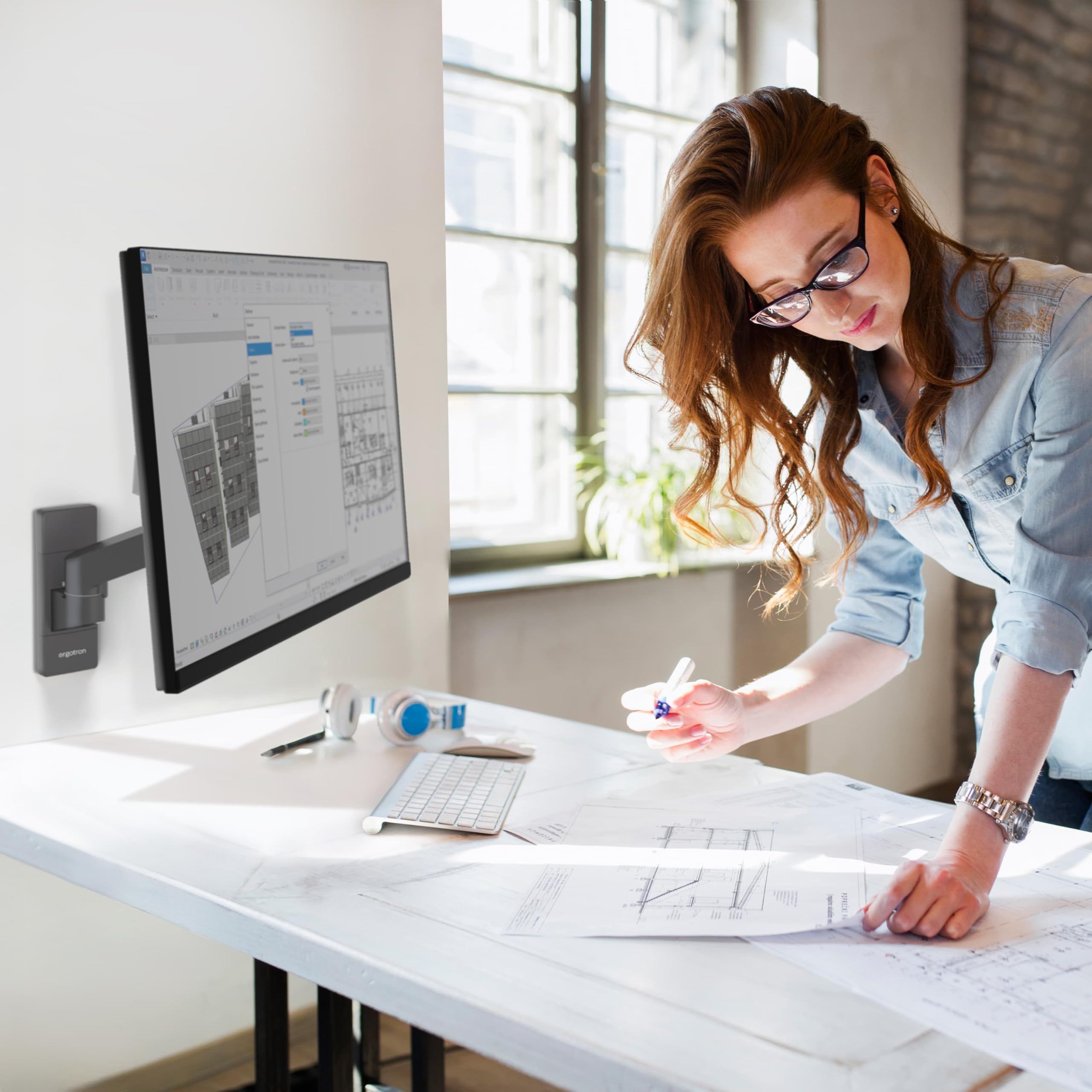 Ergotron LX Pro Premium - Braccio singolo per monitor, VESA da parete – per monitor fino a 34", da 4 a 10 kg, grigio scuro