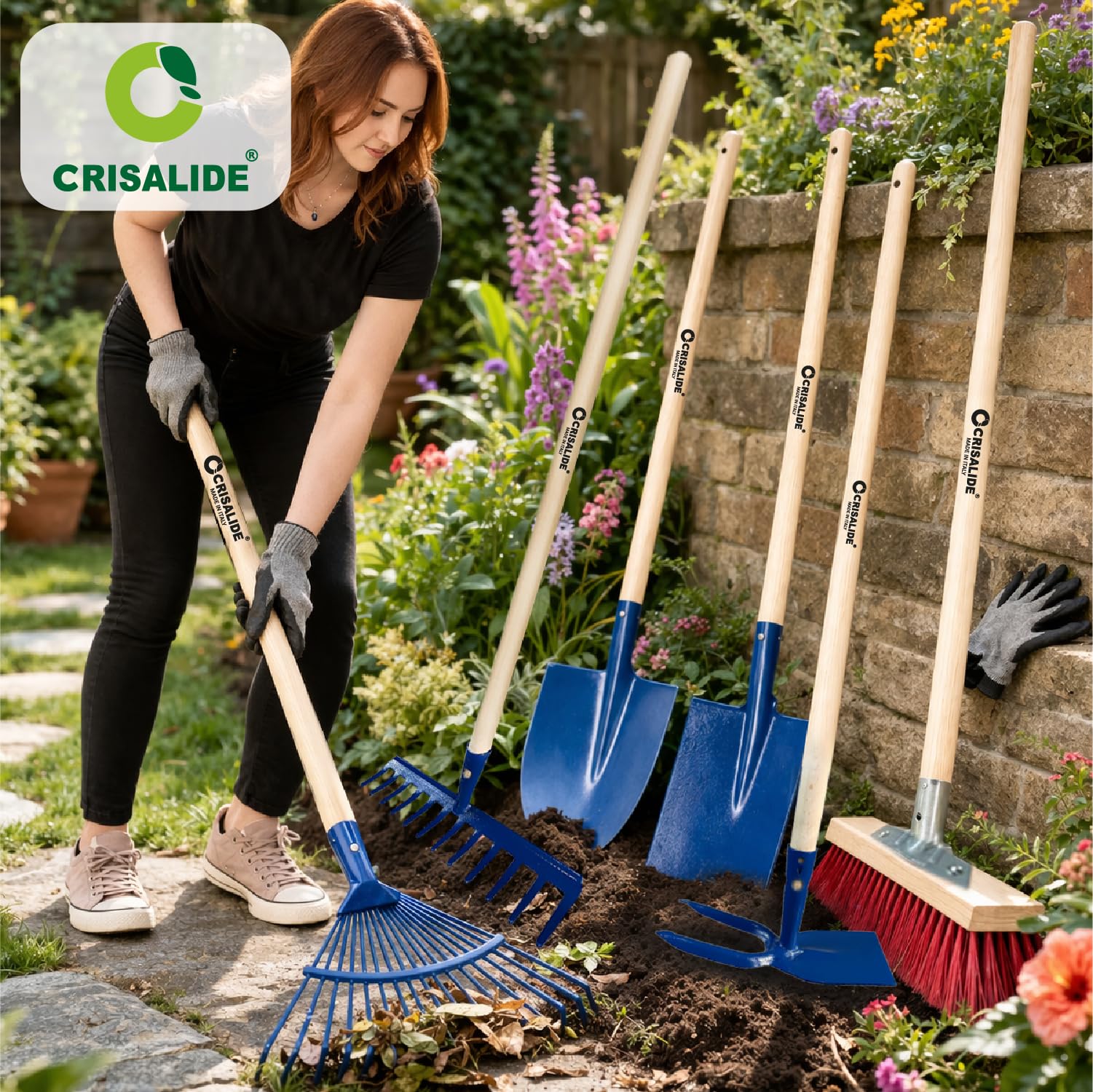 Crisalide® Juego completo de jardinería de 7 piezas – Escoba industrial, guantes, rastrillo hojas, pala, azada, rastrillo de 12 dientes, pala puntiaguda, herramientas resistentes para huerto, jardín
