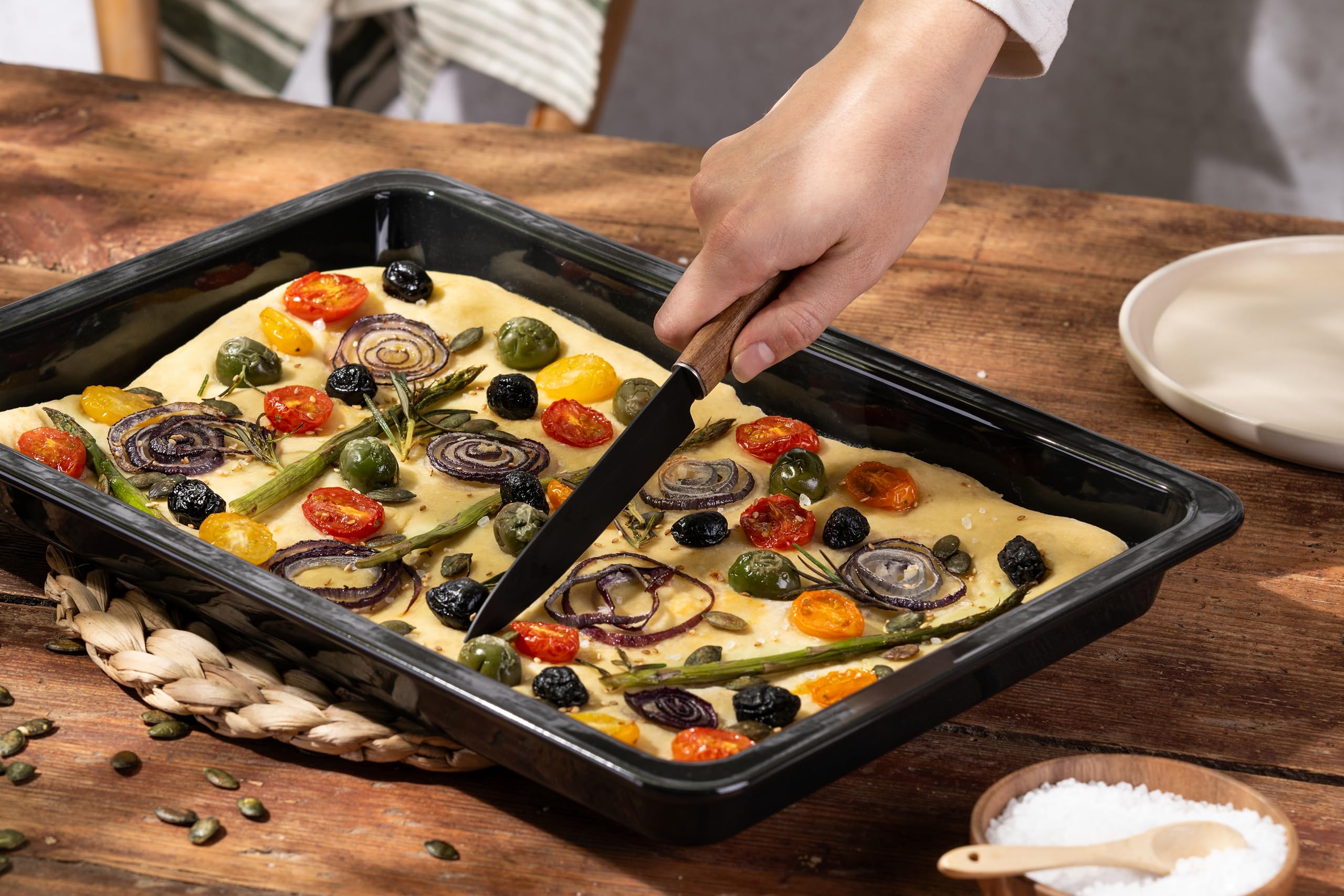 Dr. Oetker Backblech Emaille 42 x 29 cm BACK-IDEE, eckiges Pizzablech mit hoher Lebensdauer, für knusprige Pizza im Ofen, hitzebeständig & emailliert (Farbe: Schwarz), Menge: 1 Stück
