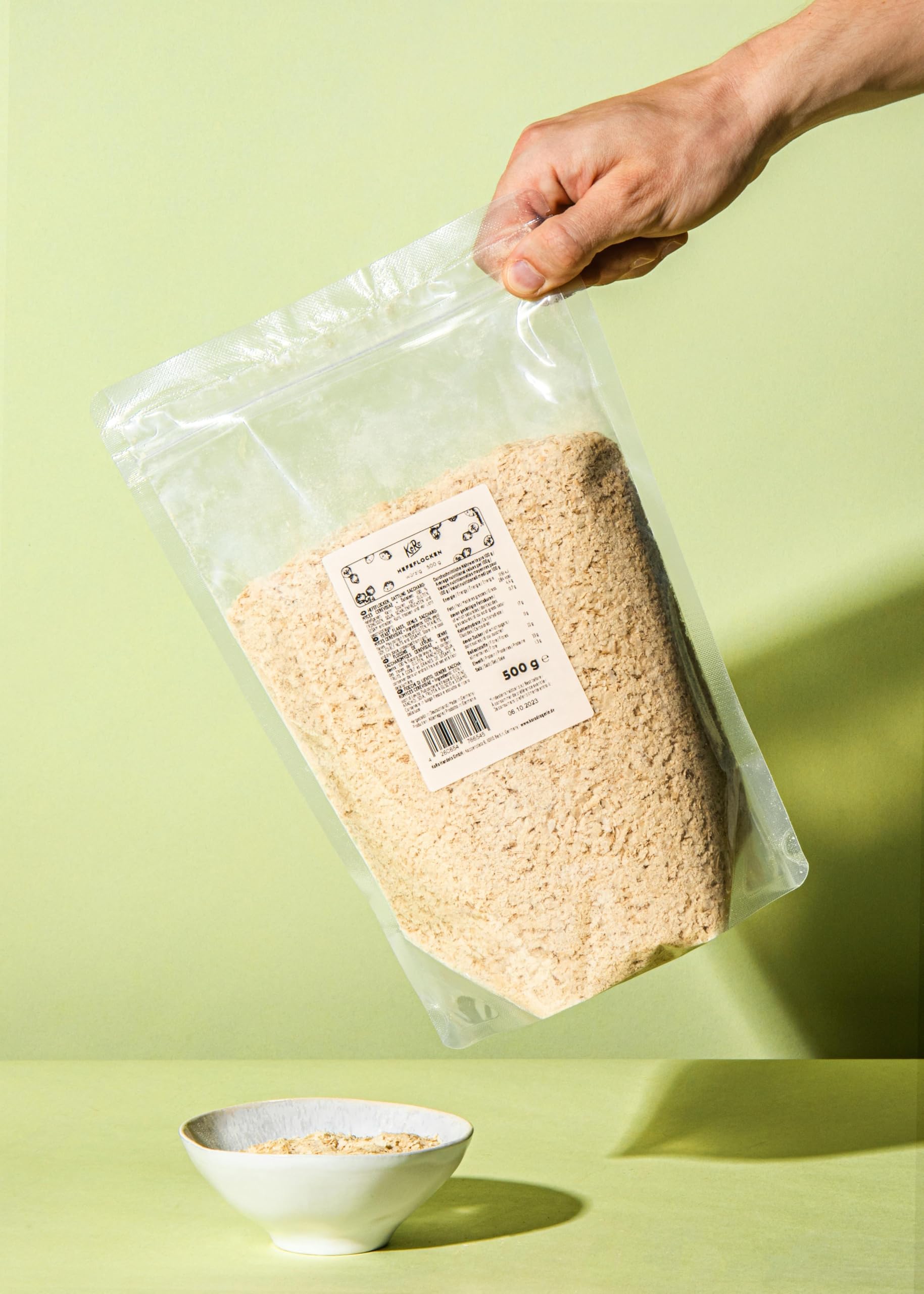 KoRo - Lievito alimentare in scaglie 500 g - fiocchi di lievito nutrizionale di melassa grattugiato, ricco di vitamina b12, ideale come formaggio vegano