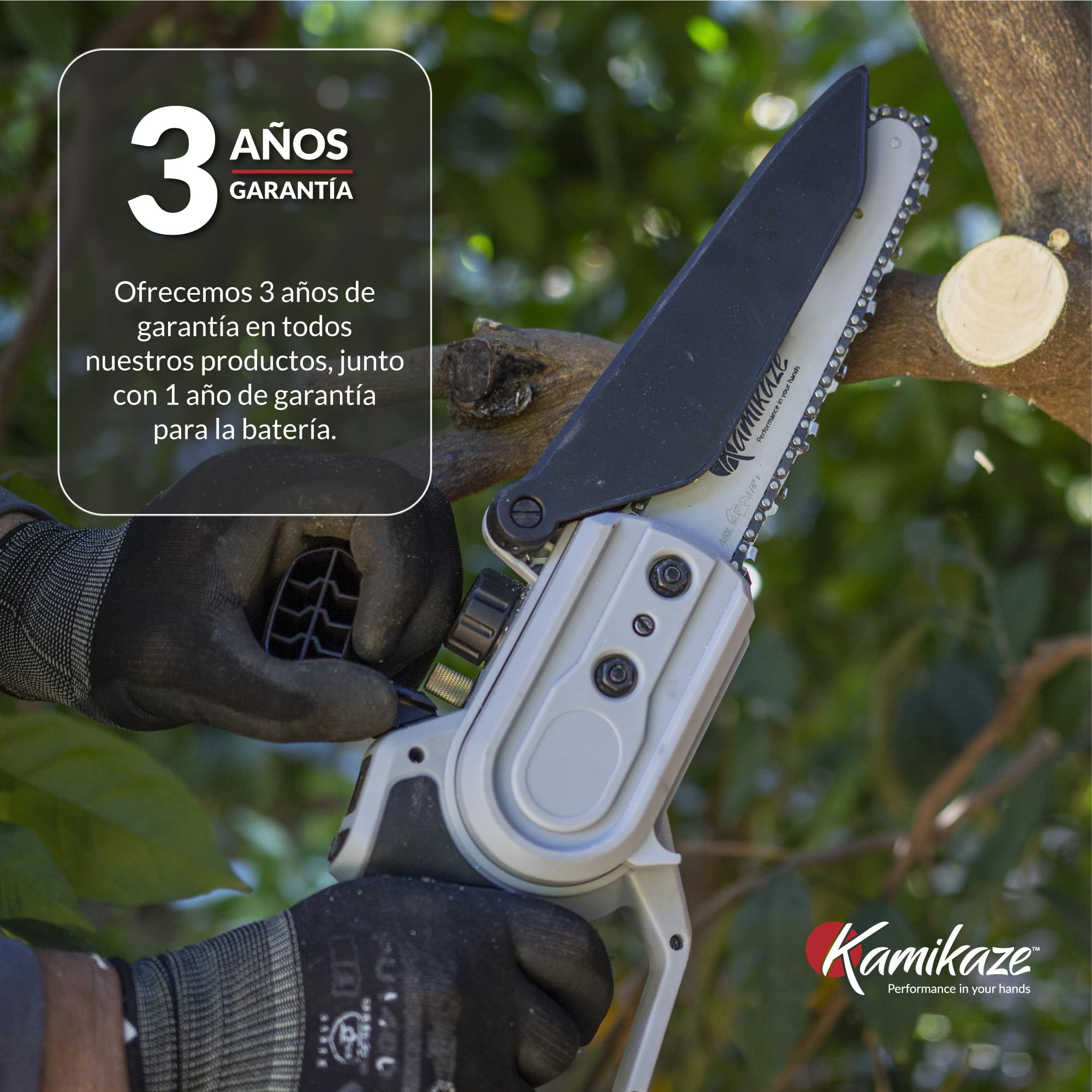 KAMIKAZE Mini Motosierra Eléctrica a Batería - Portátil, 300W, 2 Baterías de 21V 4Ah, Carga Rápida, Mango Ergonómico, Sistema de Seguridad, Corte Ø160mm, Incluye Maletín y Aceite Lubricante