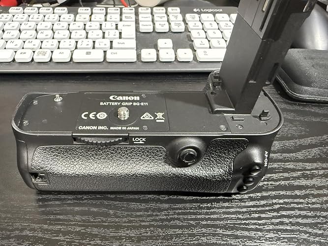 Amazon | Canon バッテリーグリップ BG-E11 | カメラ用バッテリー