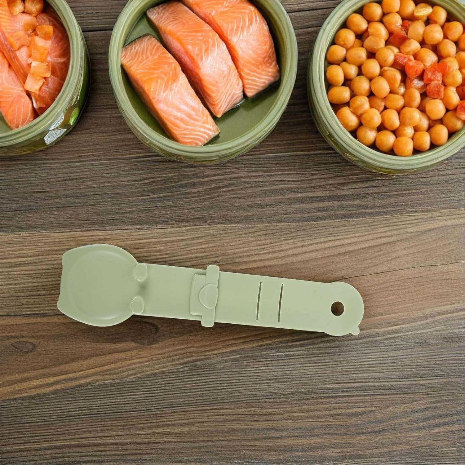 BESTOYARD 5pcs Cat Treat Squeeze Spoon for Wet Food Feeding, Plastic Material with Ergonomic Design, Easy to Clean and Sturdy, for Home and Travel Use, Light Green Color, 9.6 Inch Length Pet