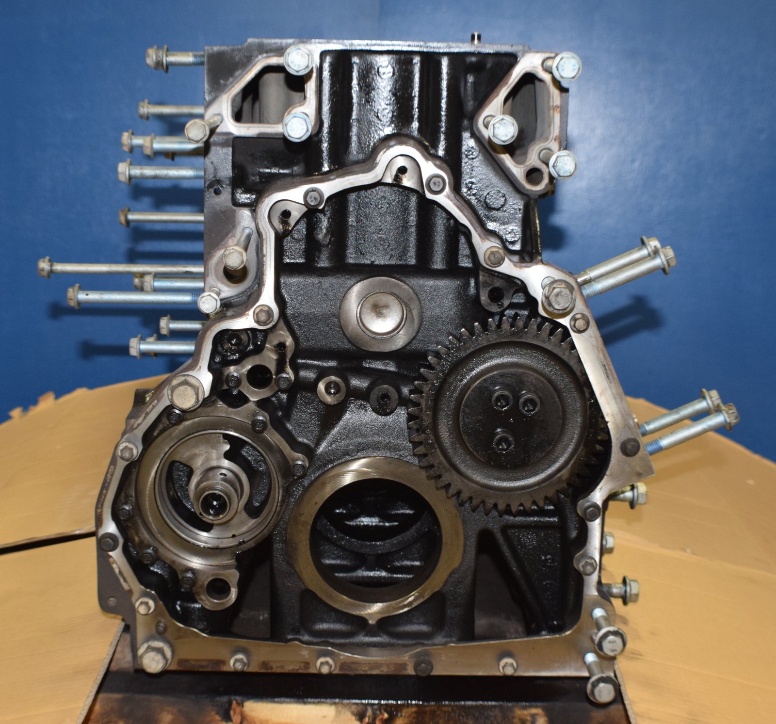 Amazon.com: MAXXFORCE 13 CYLINDER BLOCK WITH SLEEVES & BOLTS 