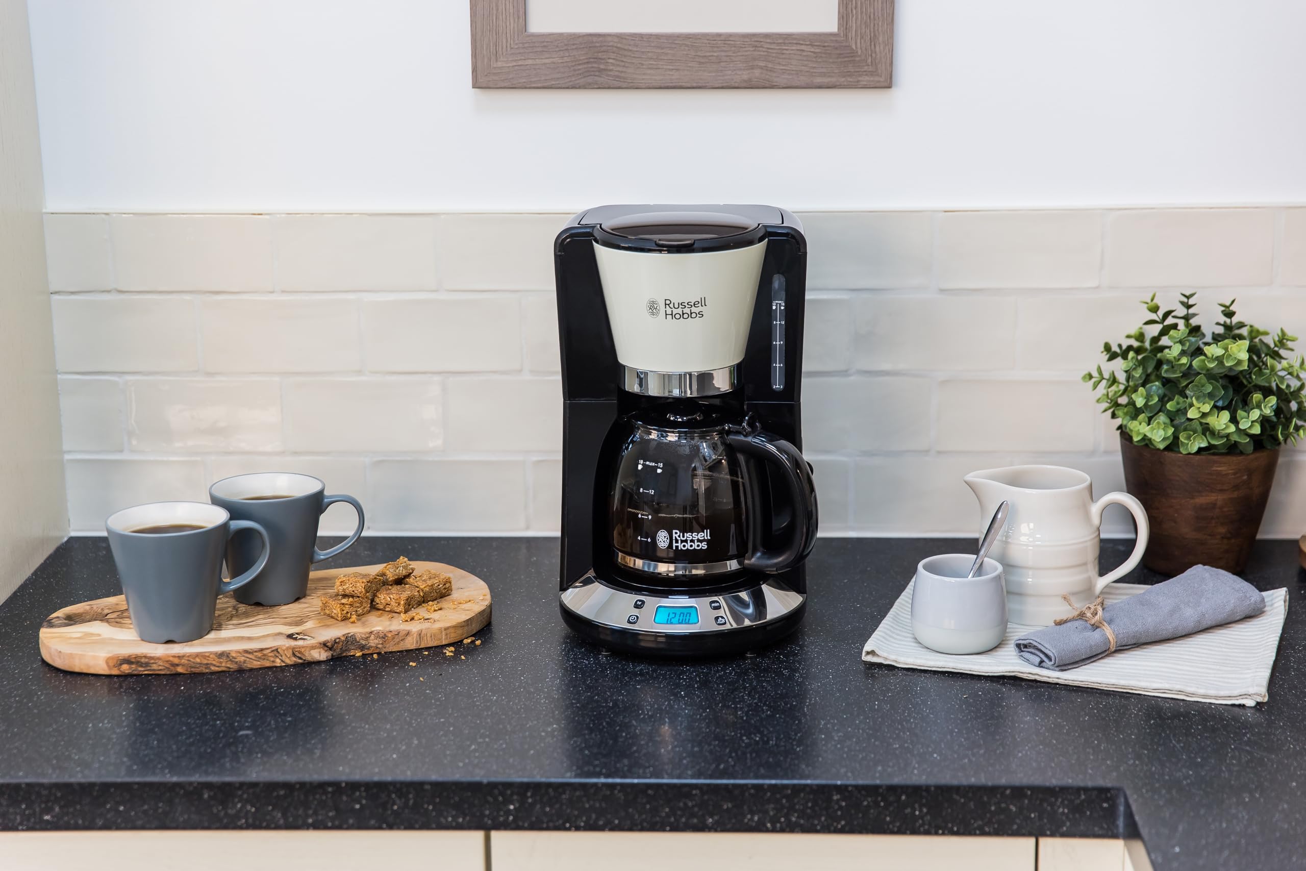 Russell Hobbs Colours+ Creme Kaffeemaschine 24033-56 Wasserkocher 20415-70 Toaster 26551-56 Frühstücksset
