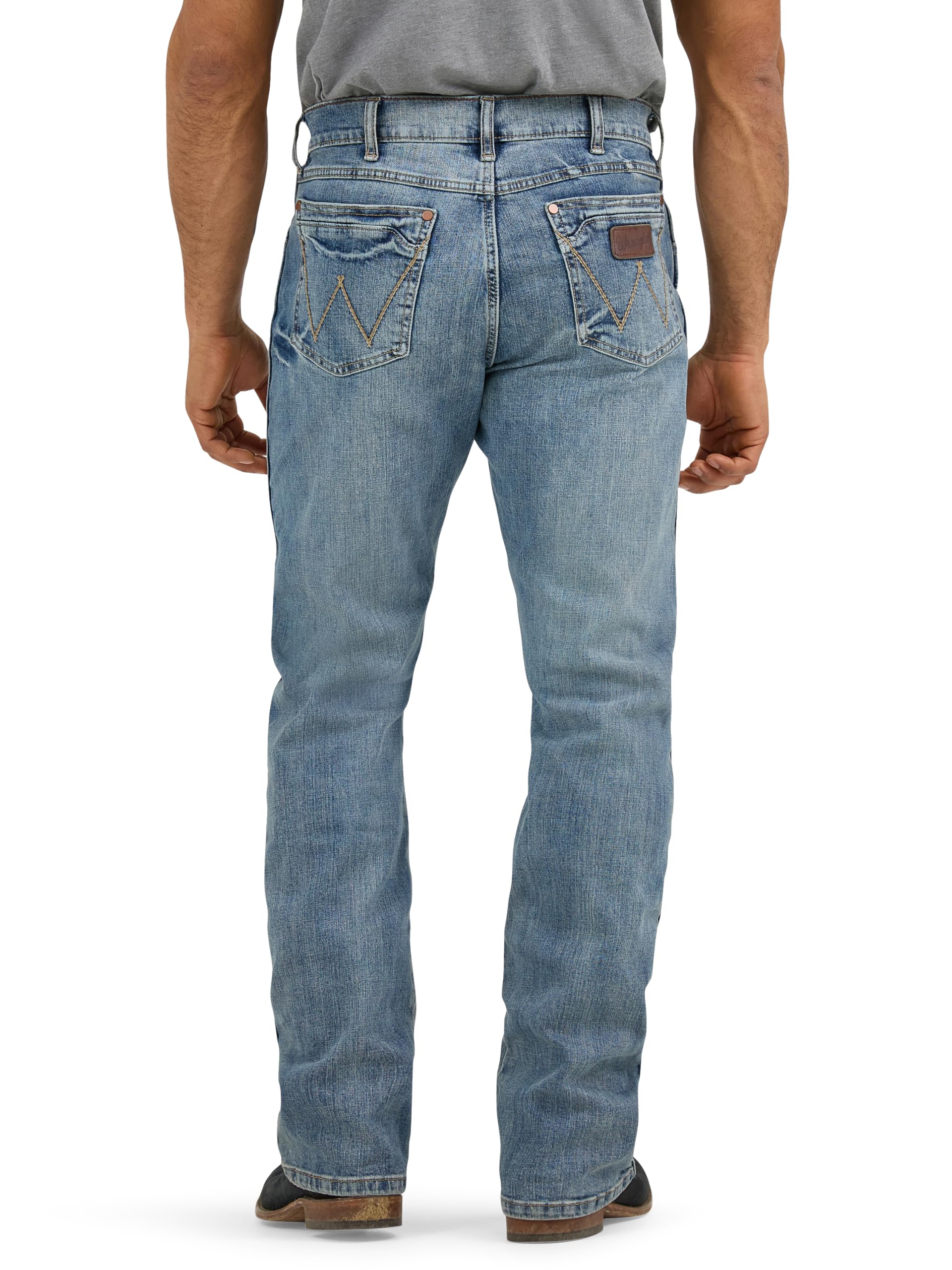 Wrangler Men's Retro Relaxed Fit Boot Cut Jean