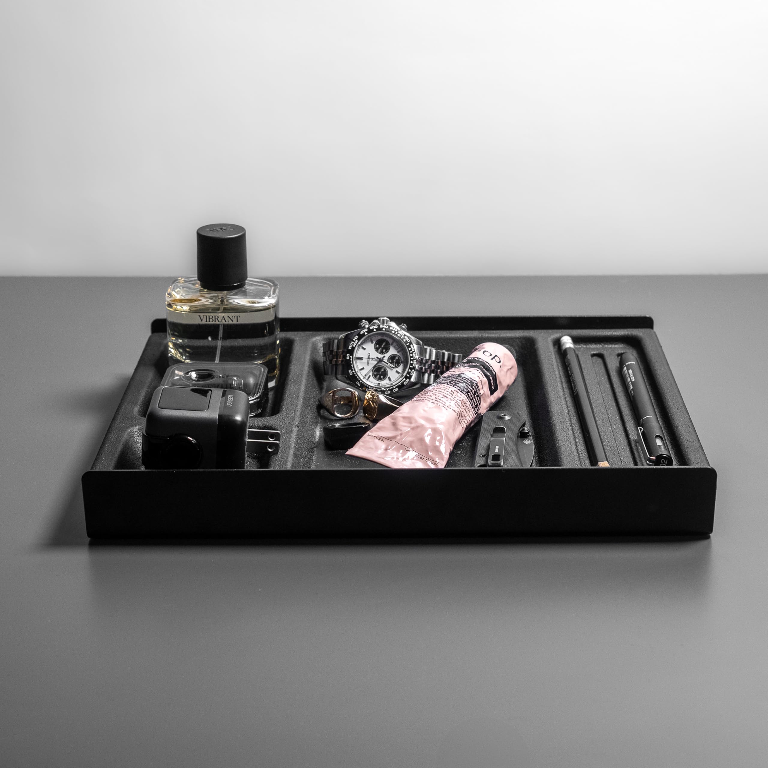 Raico Vassoio portaoggetti da scrivania con scomparti Grovemade alternativa sughero e alluminio Catchall Portapenne Cassetto per scrivania (alluminio nero + sughero nero)