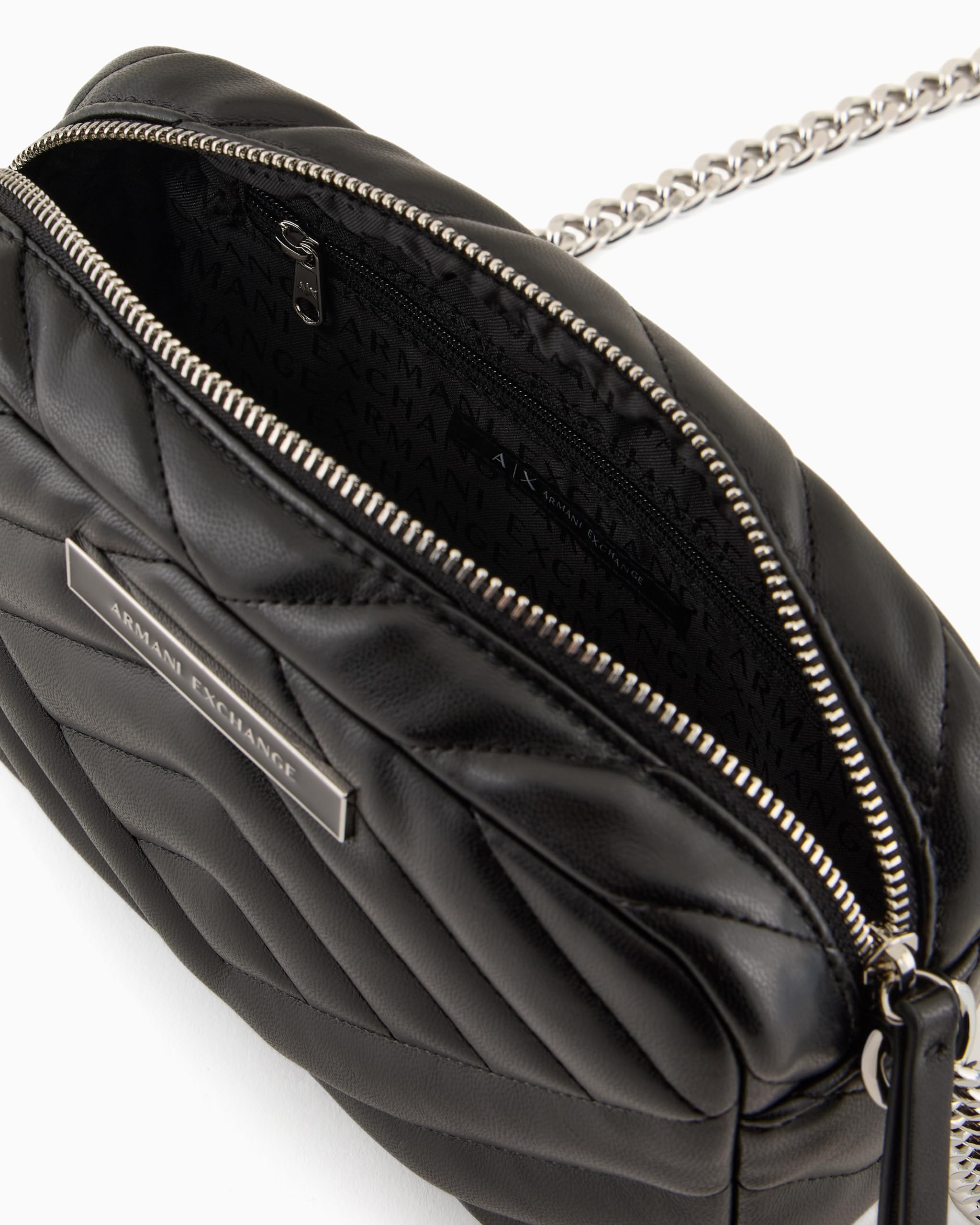 Armani Exchange Borsa tracolla, in similpelle, chiusura con zip metallica a vista, design trapuntato, logo metallico sul davanti, unico scomparto con tasca interna, colore Nero