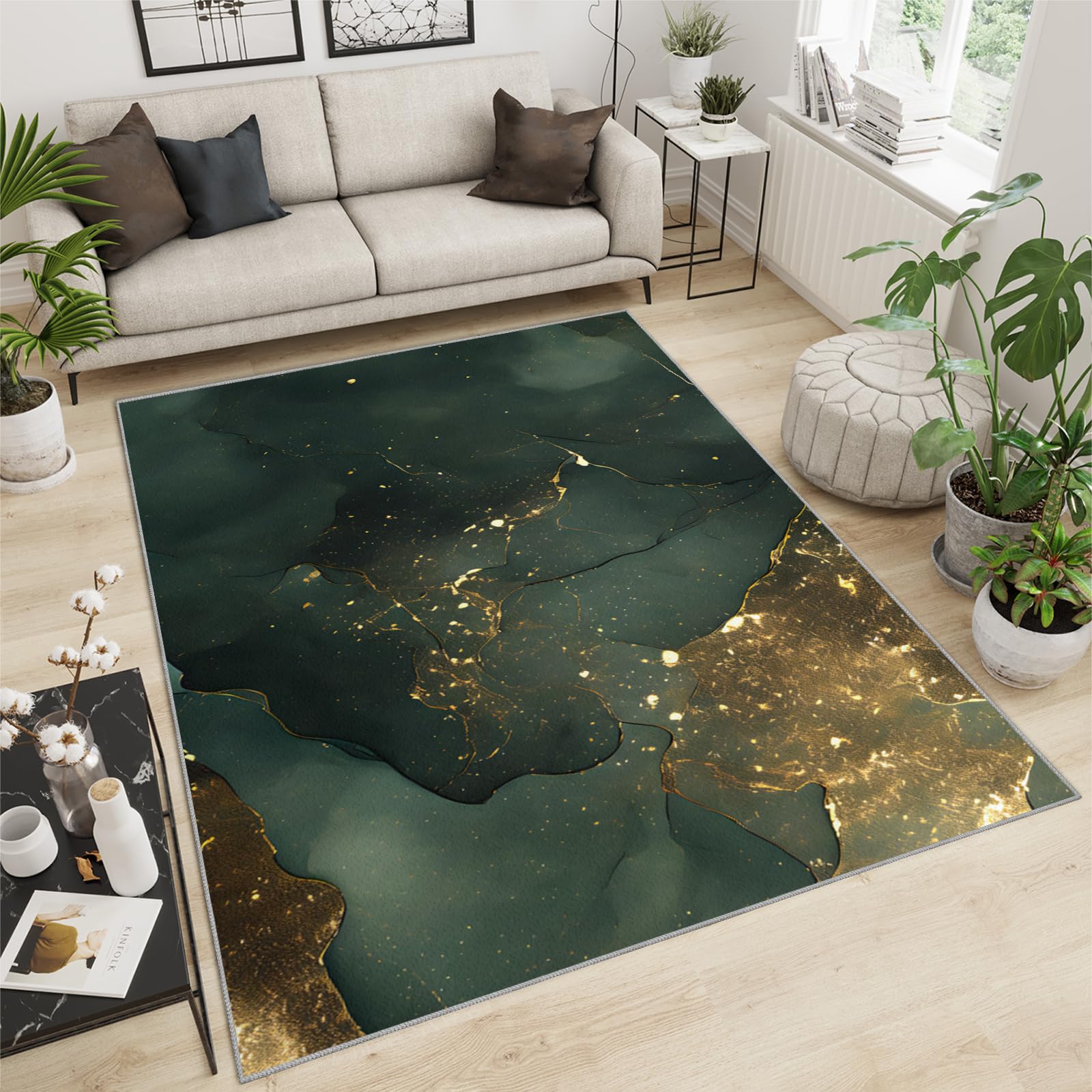 Tapis marbre vert foncé lavable : fini les poils partout au salon