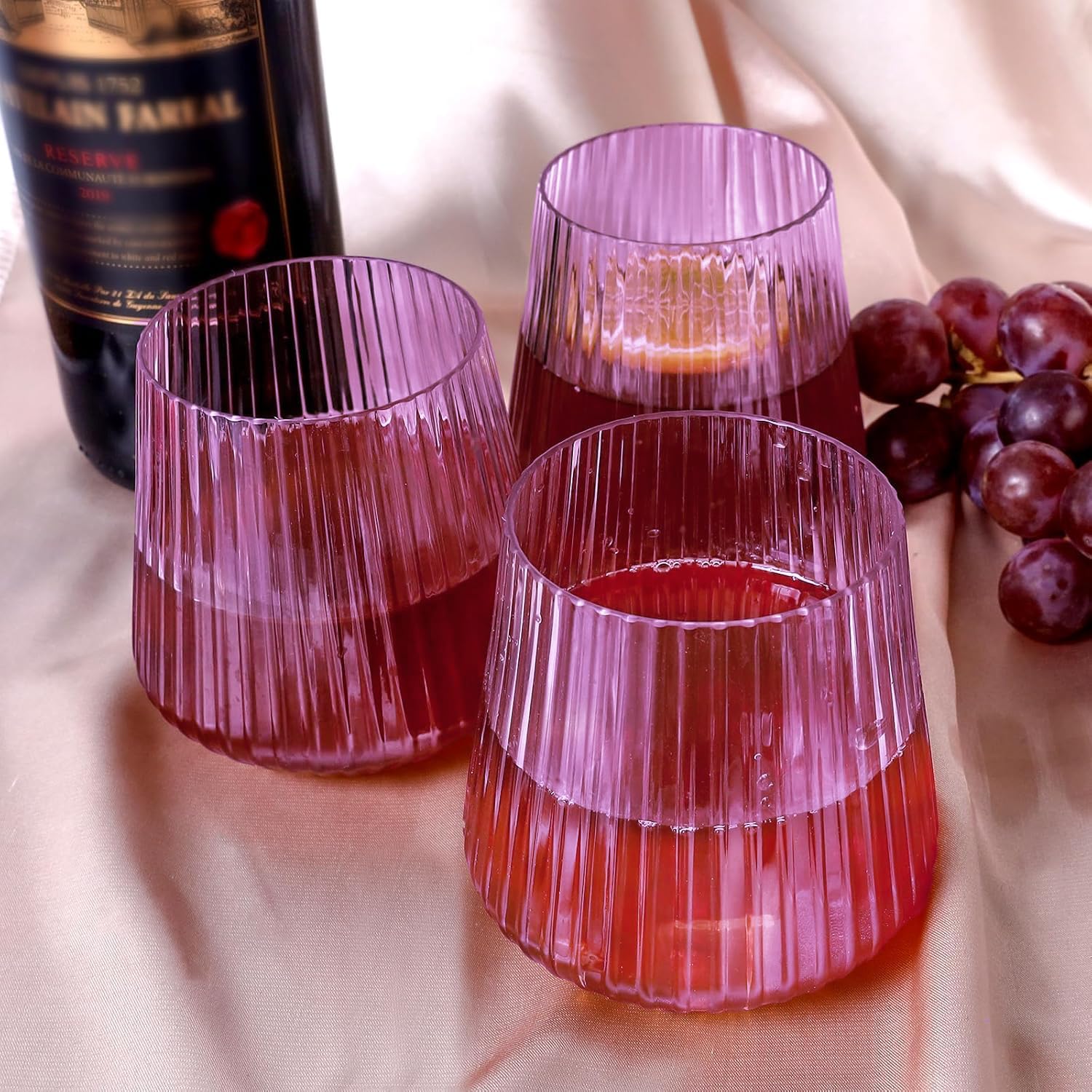 Lueumxc 40 Pack Plastic Ribbed Wine Glasses, 14Oz Origami Disposable Wine Glasses Unbreakable Clear Plastic Cocktail Glasses Recyclable Shatterproof Reusable Wine Cups (14oz-purple-40pack)