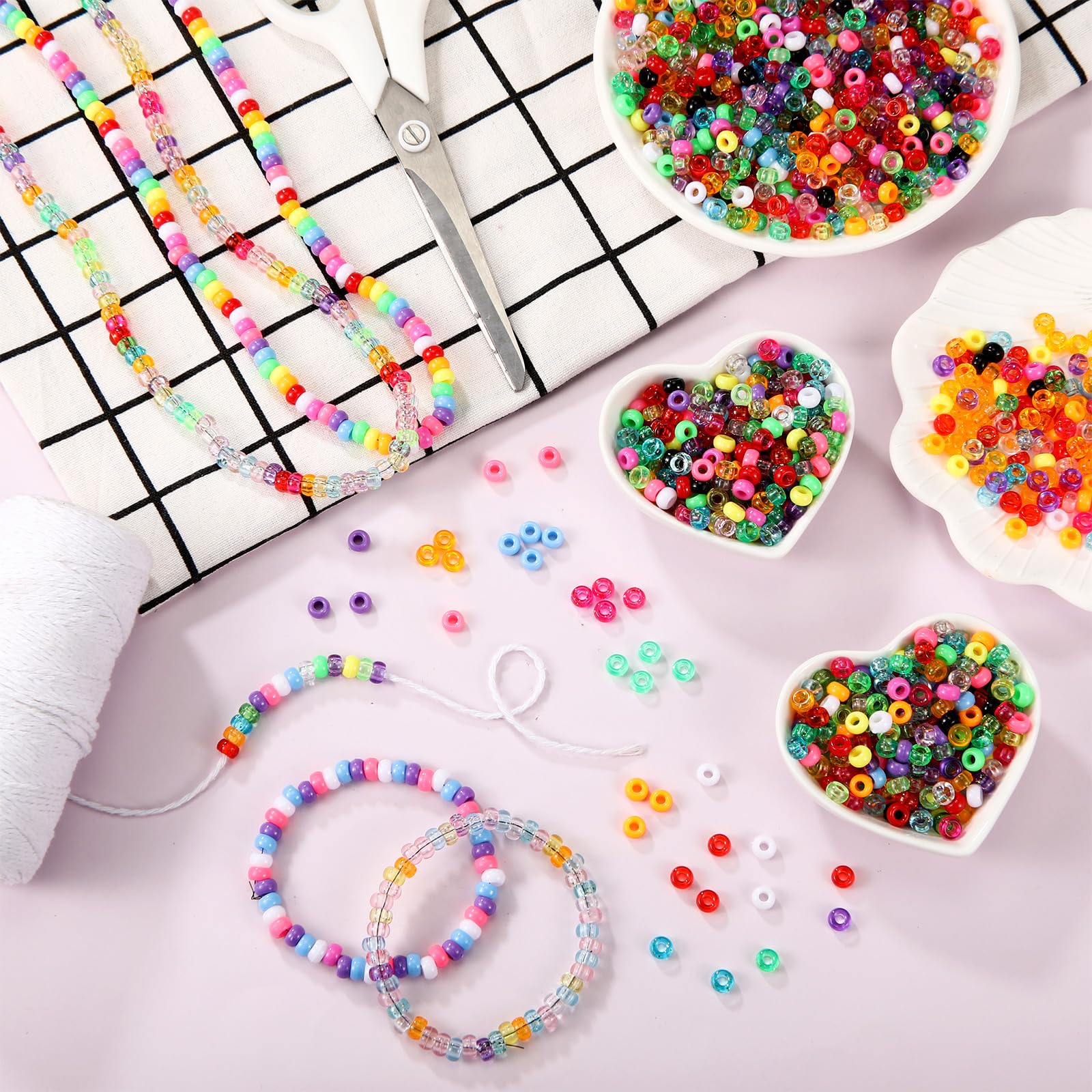 Lot de 10 000 petites perles Kandi en plastique pour fabrication de bijoux, loisirs créatifs, bracelets, tresses, cheveux, filles - 4 x 6 mm - 28 couleurs