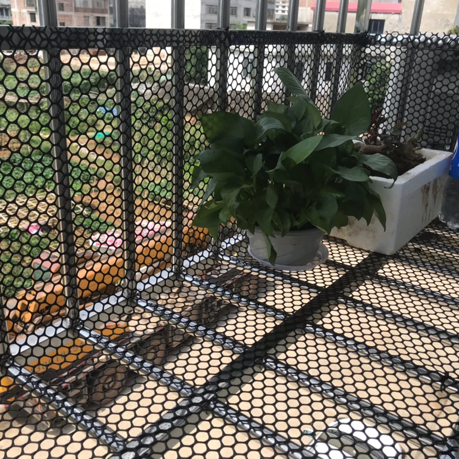 Rete di Protezione per balconi, Gatti e Cani, Nera/Grigia, in plastica, per ringhiere, tralicci da Giardino per Piante rampicanti, 1,2x20 m (4x65,6 Piedi), Maglia sicura.
