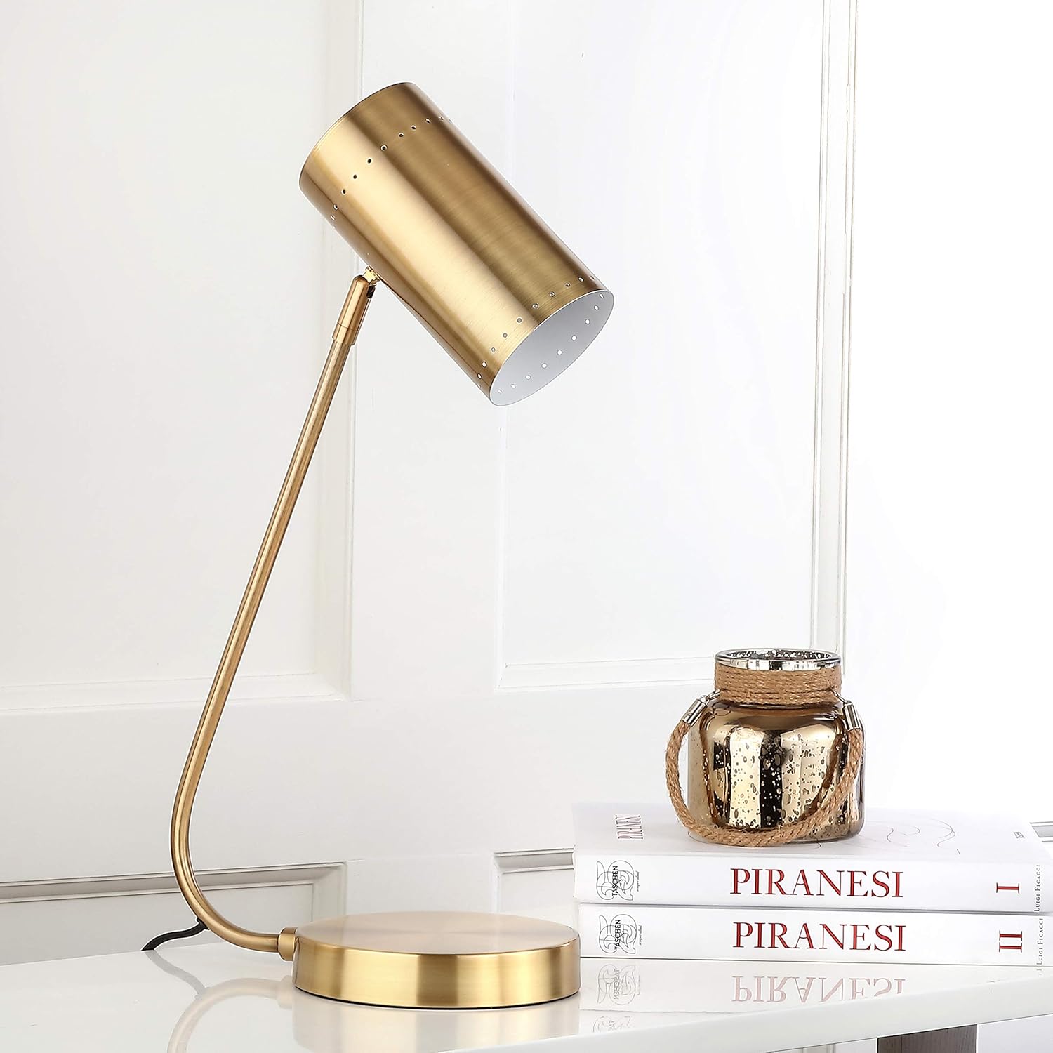 SAFAVIEH Lighting Collection Crane Brass Gold 23-inch Table Lamp with USB Charging Port (LED Bulb Included)