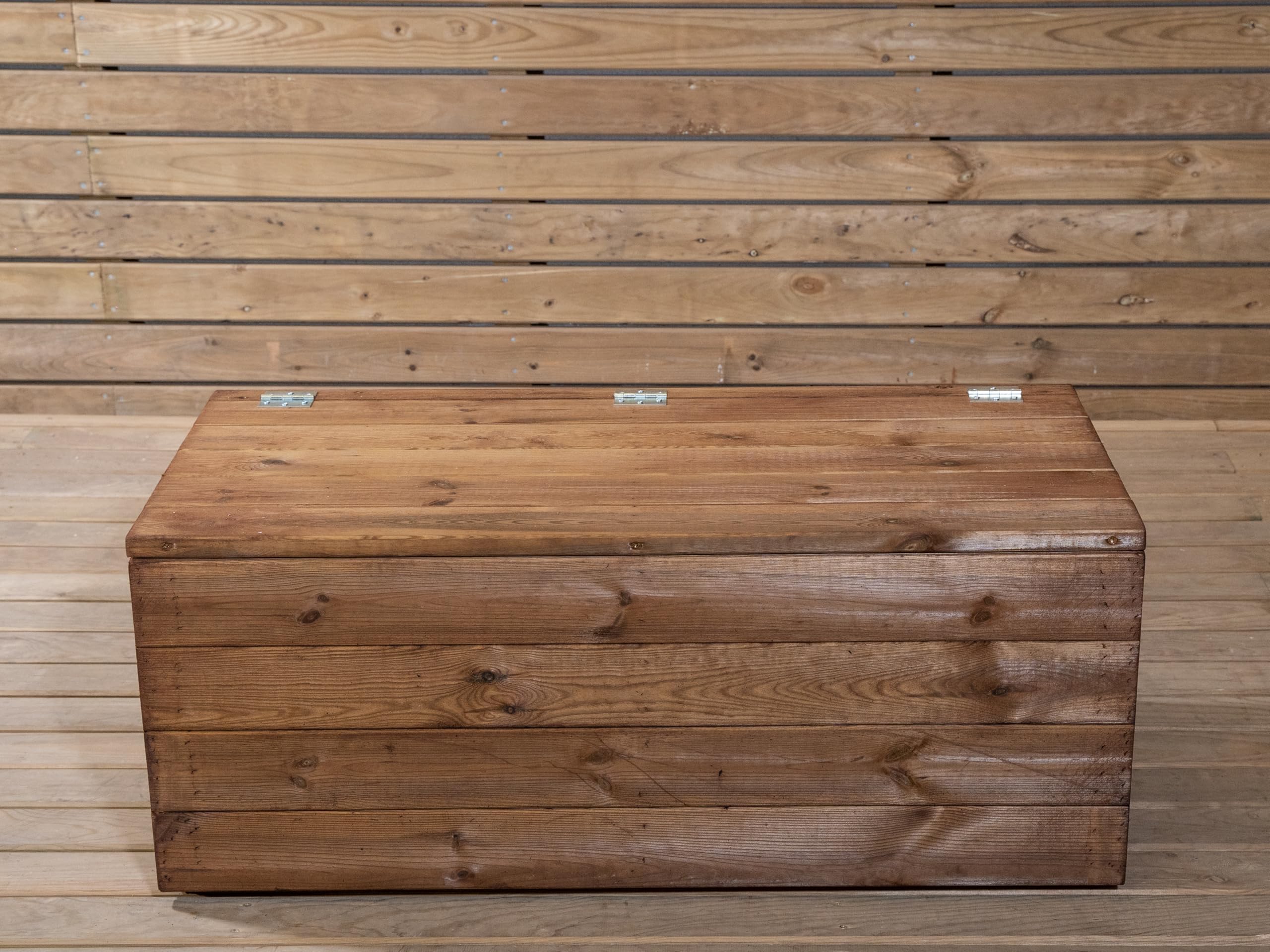 Baúl/Banco Color marrón de Madera tratada para el Exterior. Totalmente Montado (100x50x40)