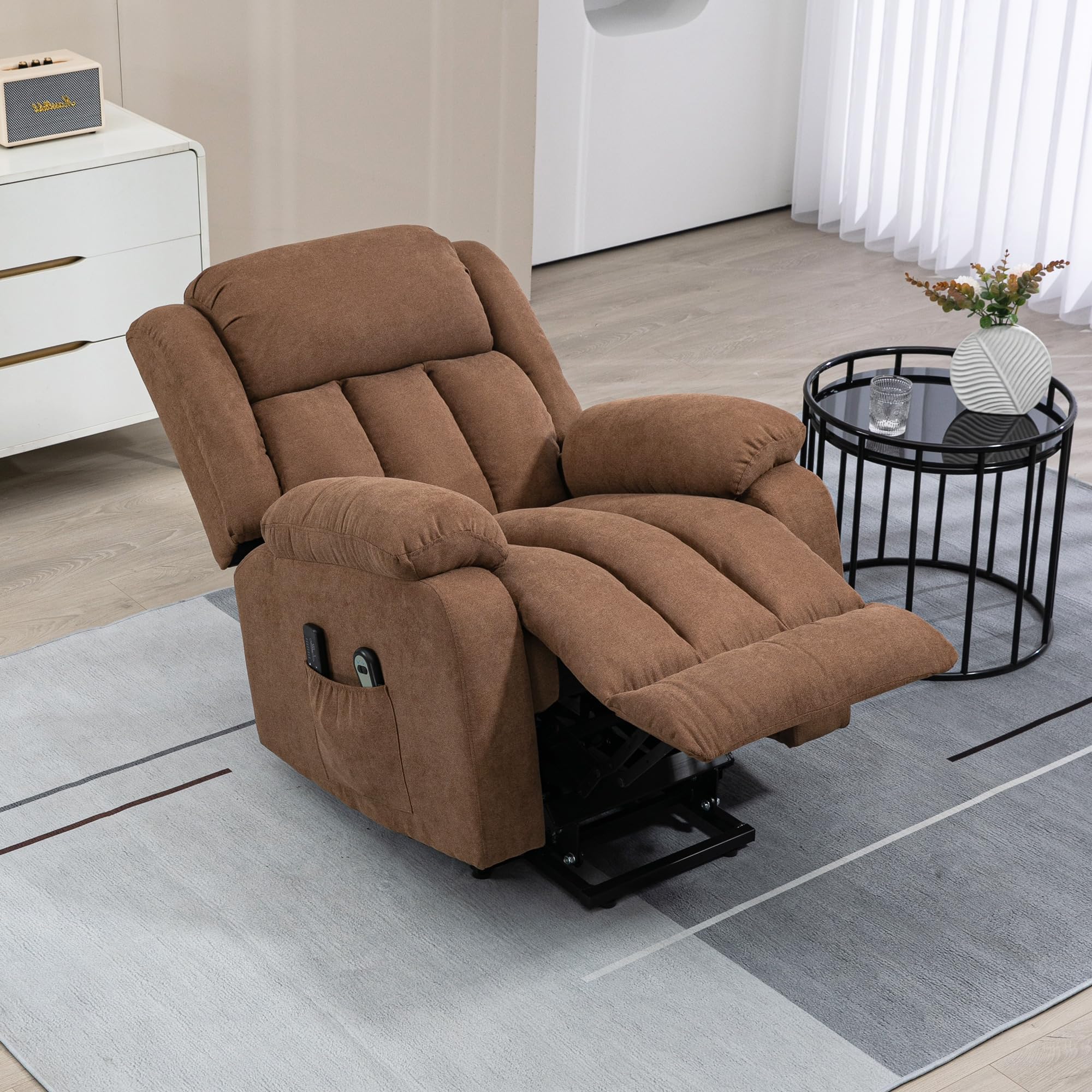 HOMCOM Poltrona Alzapersona Elettrica con Telecomando, Poltrona Relax Massaggiante e Reclinabile in Tessuto con Poggiapiedi e Tasche Lateriali, 91x93x103cm, Marrone