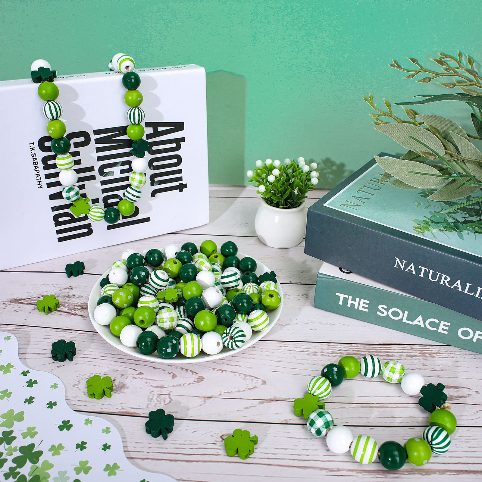 Whaline St. Patrick's Day Holzperlen Set – 220 Stück, 1,6 Cm Durchmesser, Mit Hanfseil, Grün-weißes Design